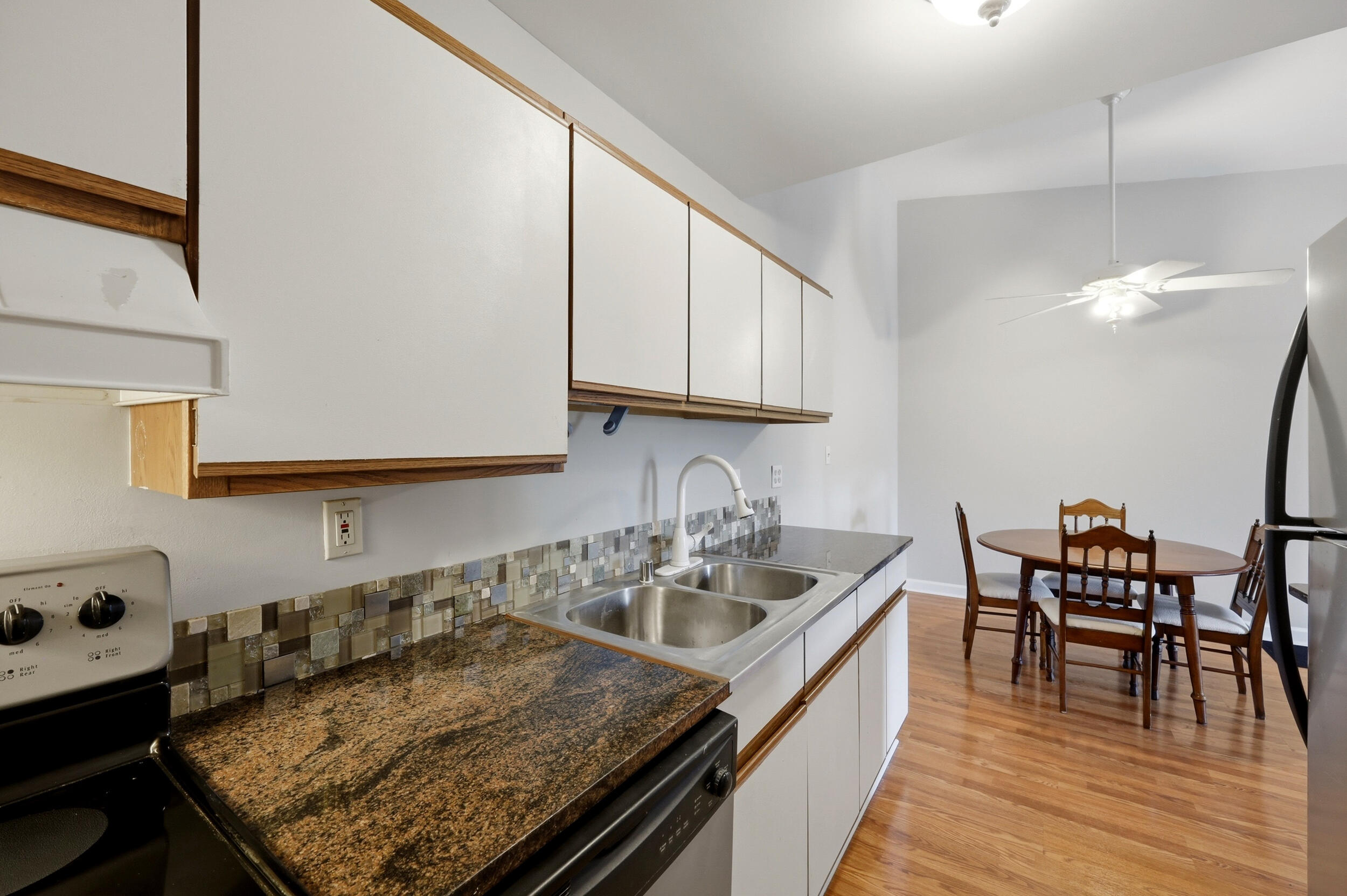 209 Simpson Avenue 304 Property Photo 13