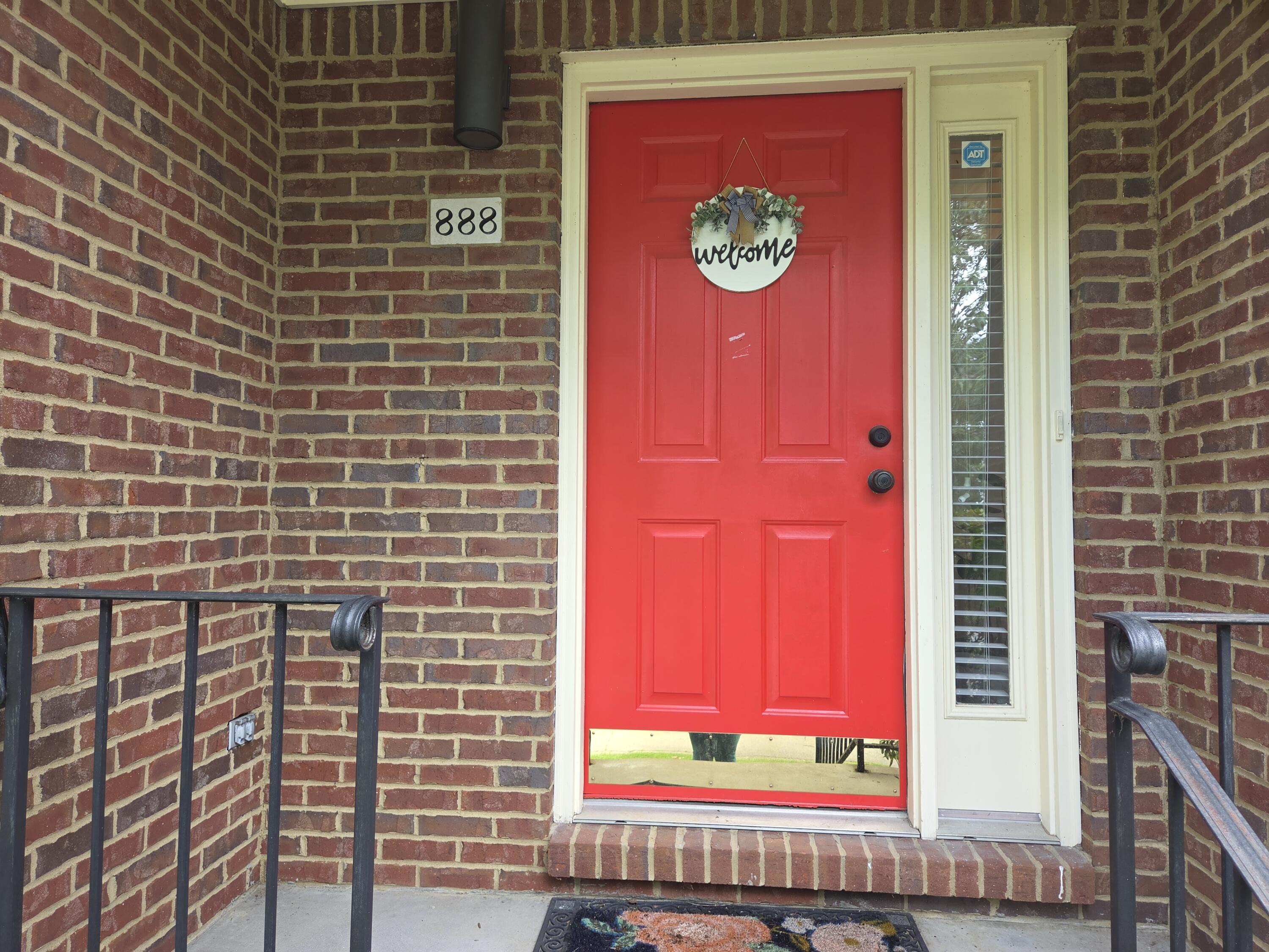 888 Cypress Point Way Property Photo 2