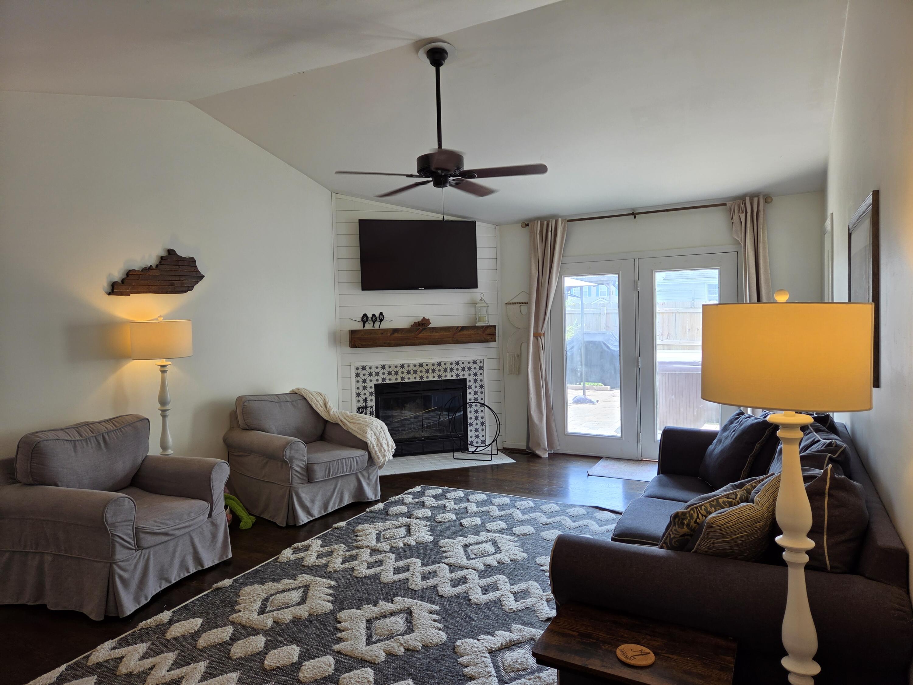 888 Cypress Point Way Property Photo 19