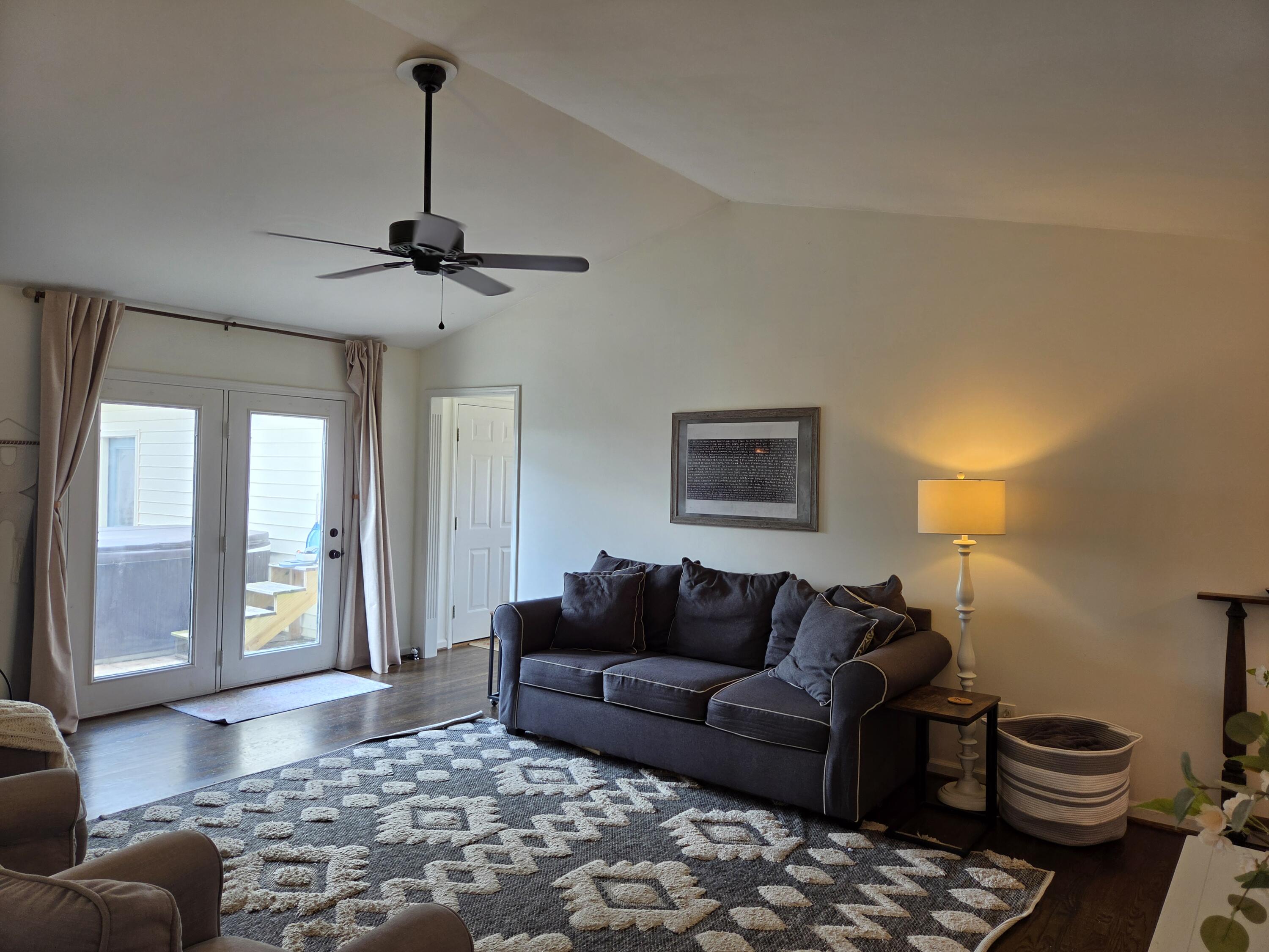 888 Cypress Point Way Property Photo 23