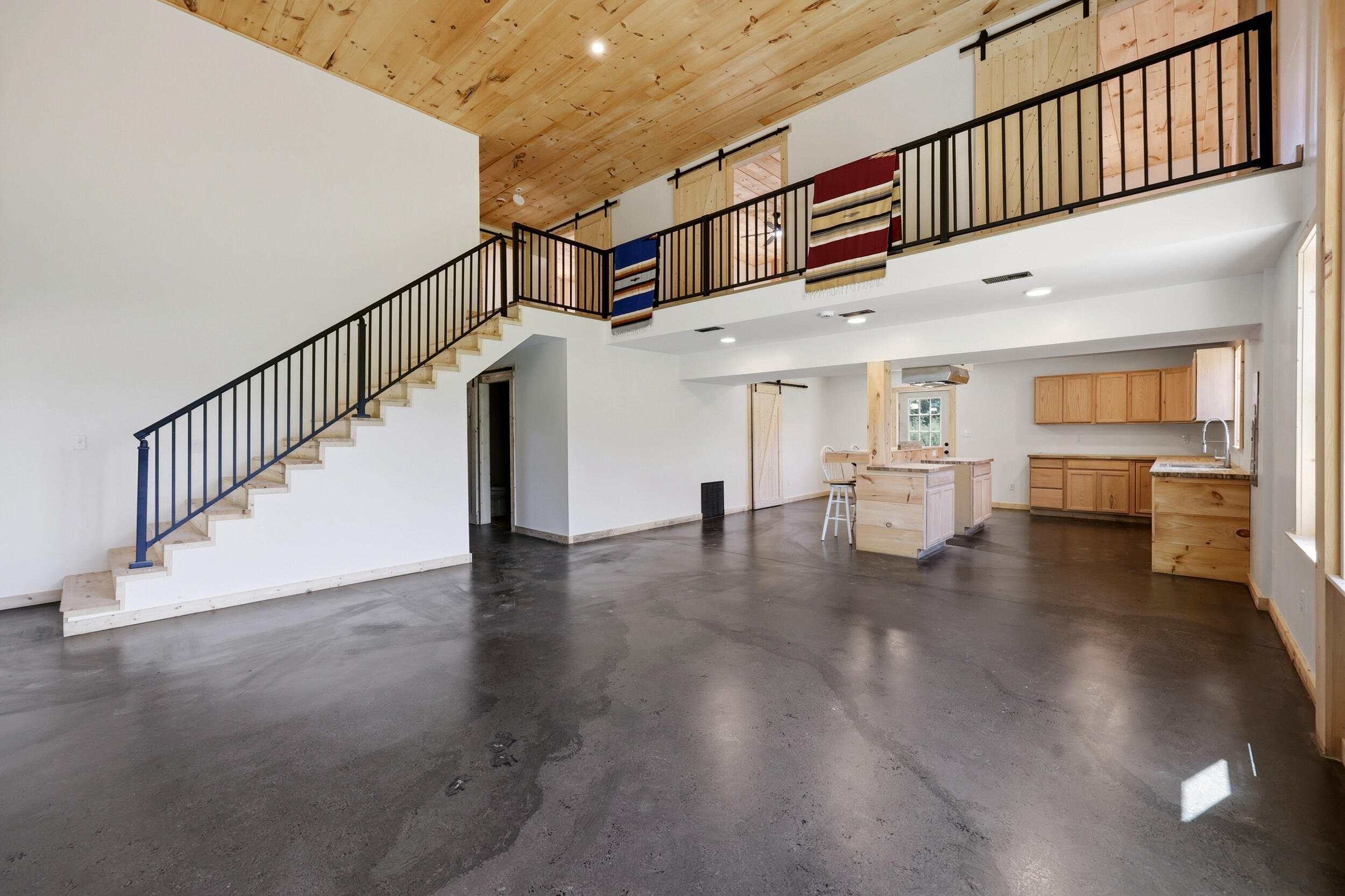 1846 Cream Ridge Road Property Photo 7