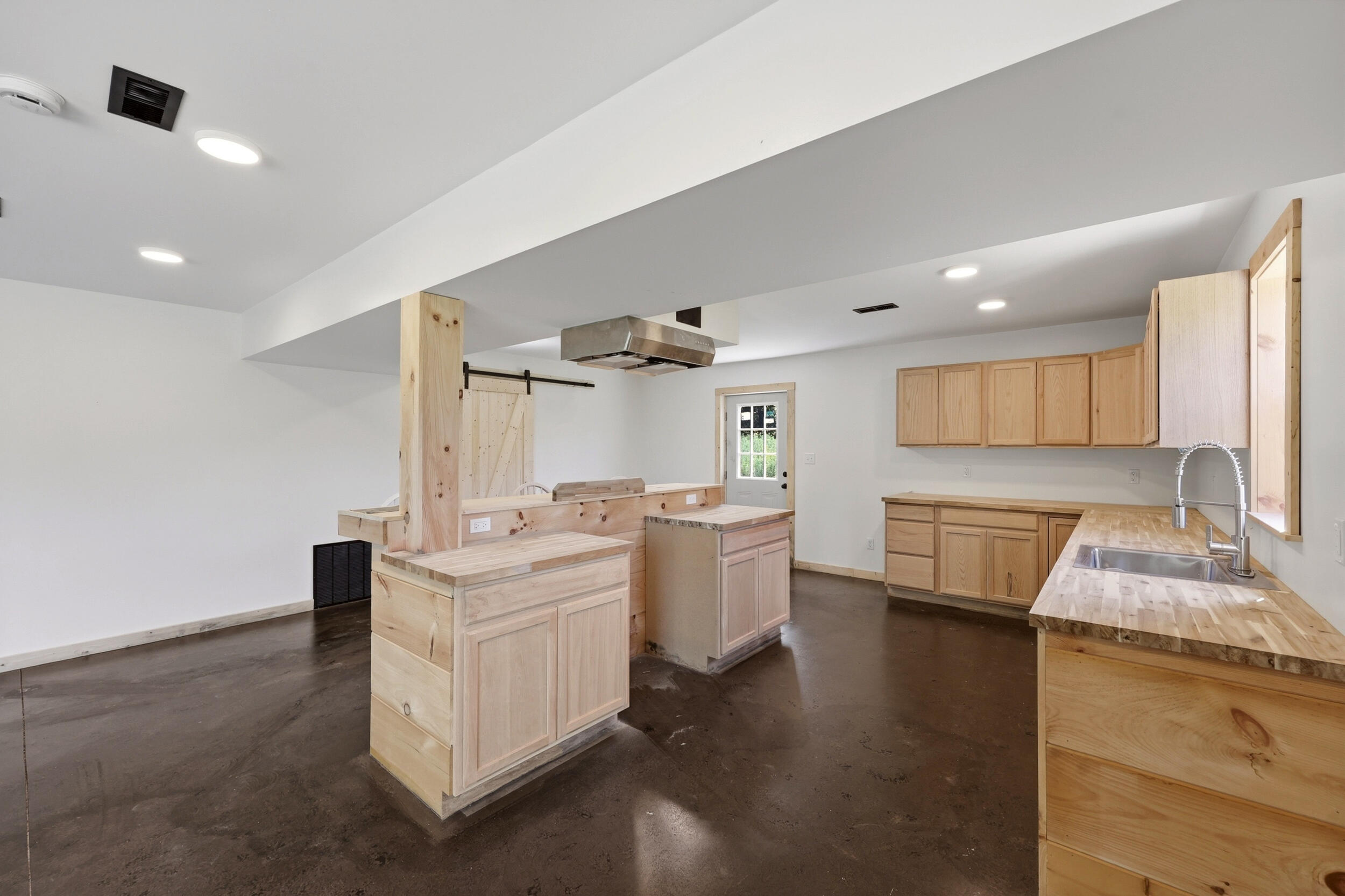 1846 Cream Ridge Road Property Photo 11