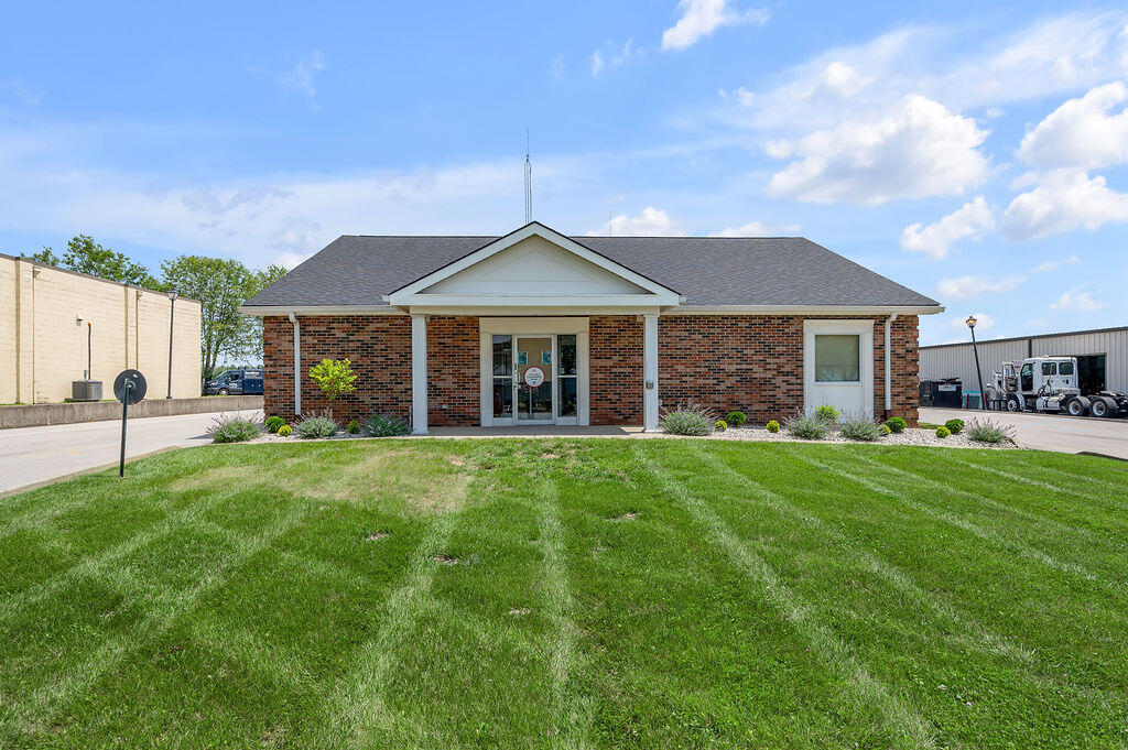 250 Crossfield Drive Property Photo 1