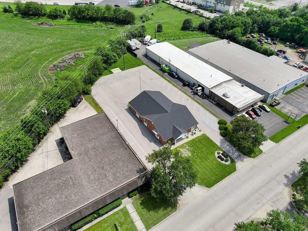 250 Crossfield Drive Property Photo 4