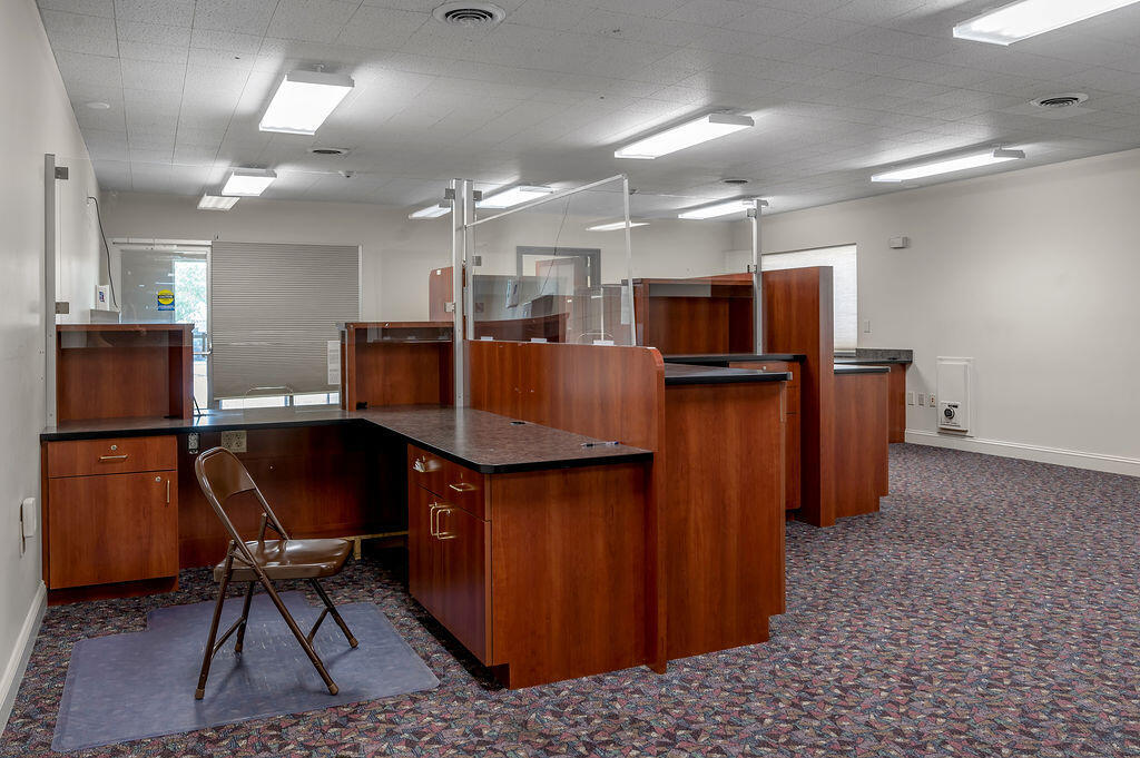 250 Crossfield Drive Property Photo 16