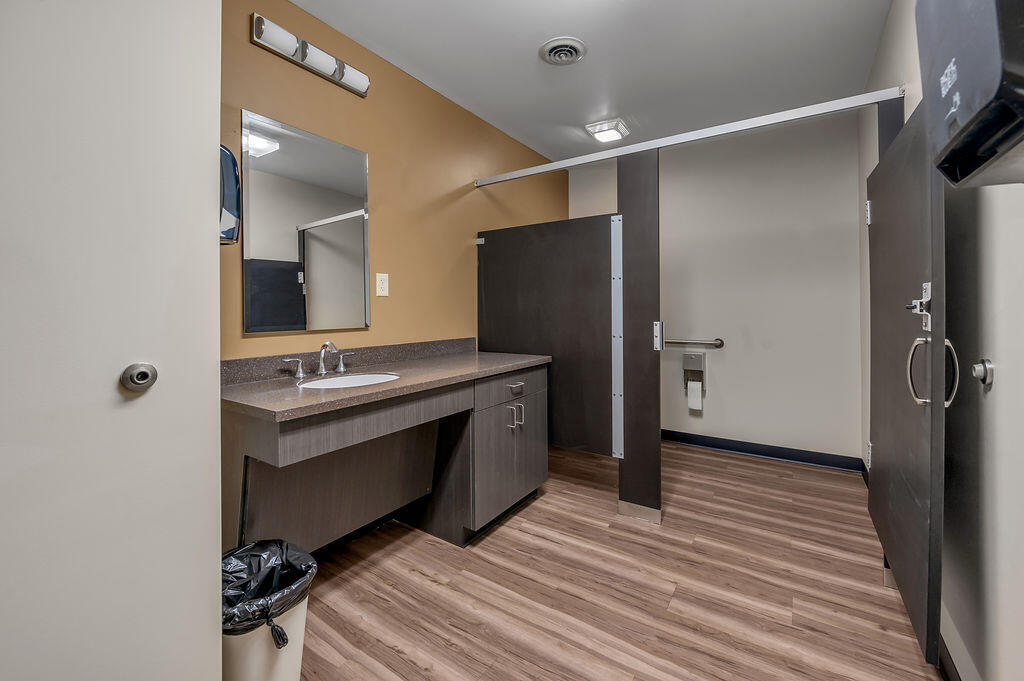 250 Crossfield Drive Property Photo 23