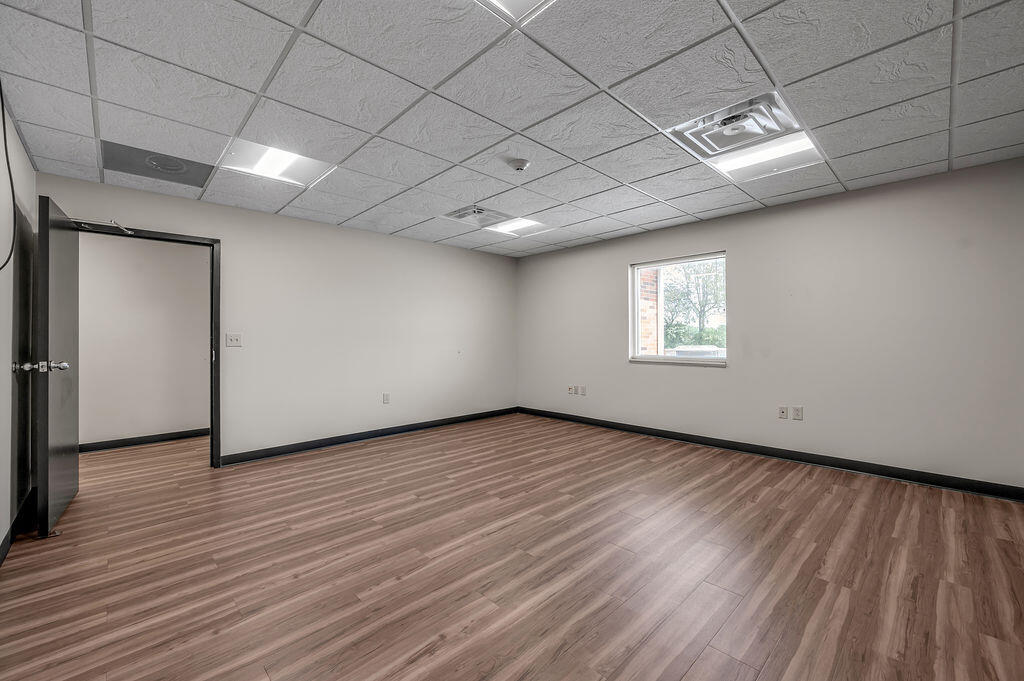 250 Crossfield Drive Property Photo 24