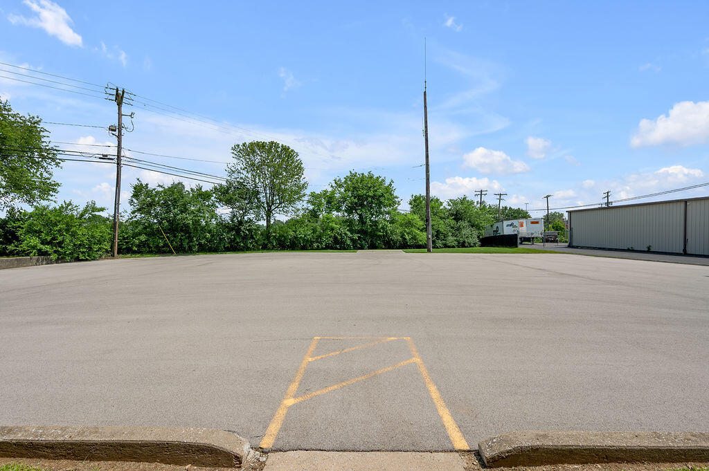 250 Crossfield Drive Property Photo 33