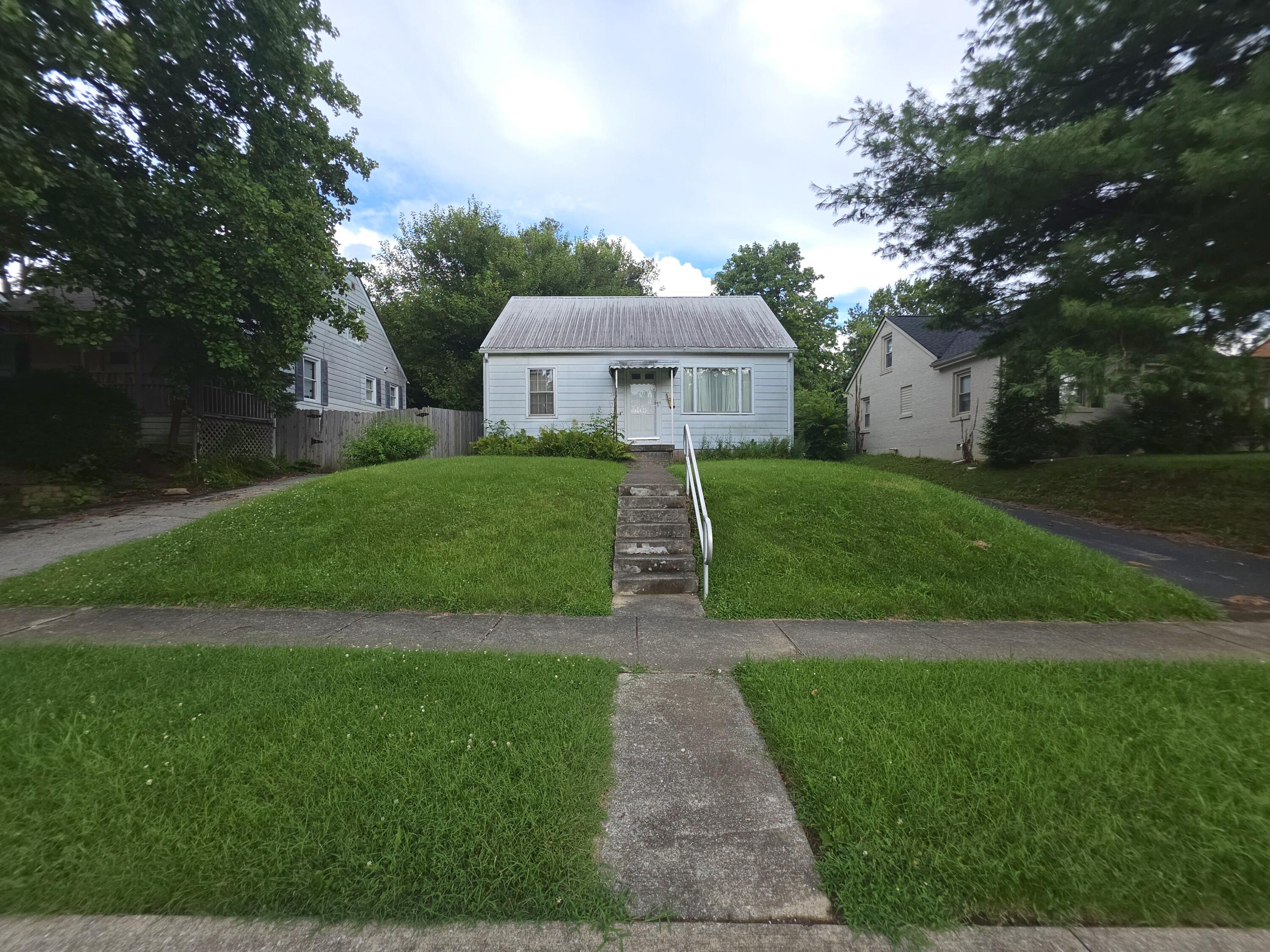 860 Darley Drive Property Photo 1