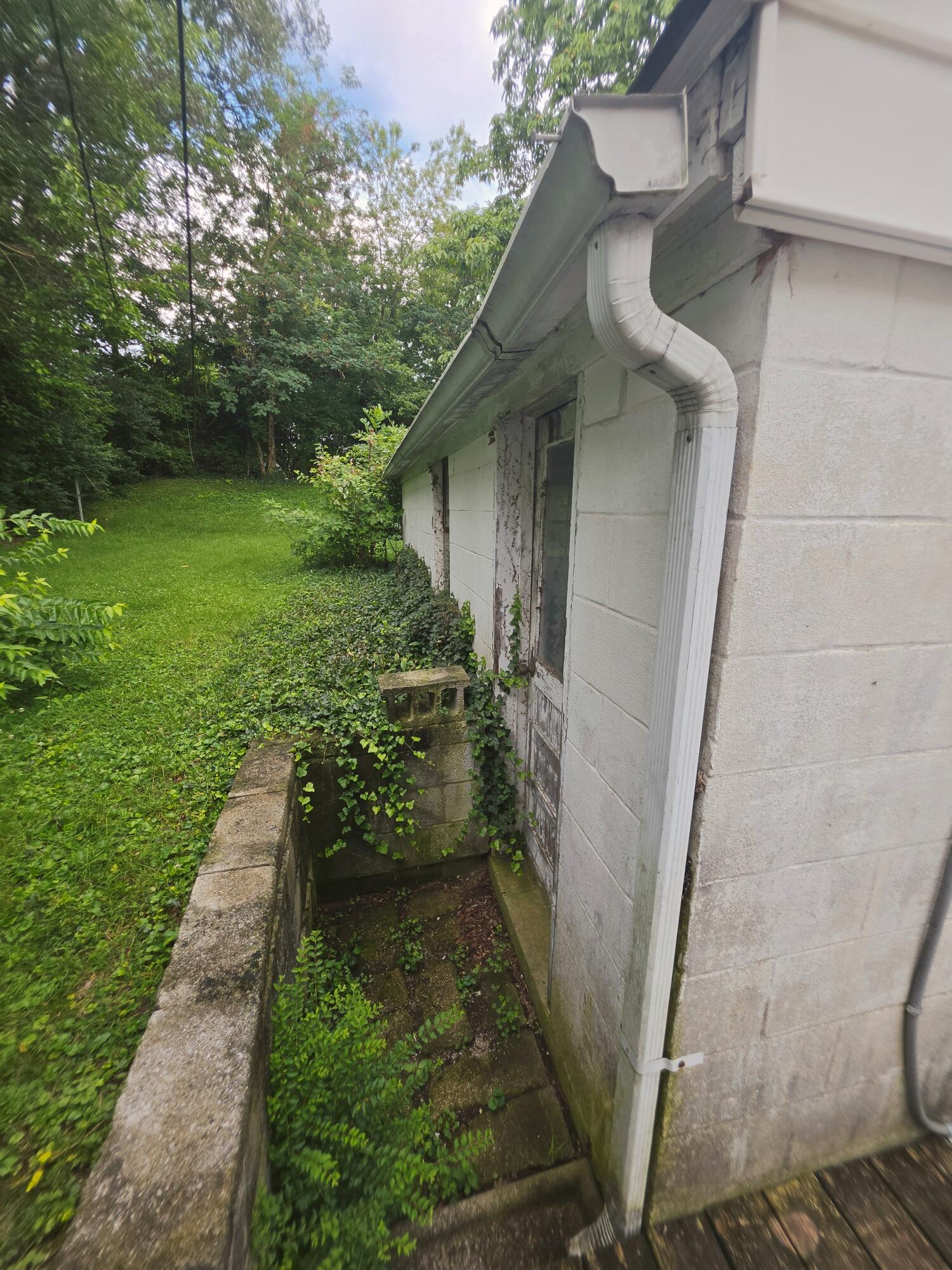 860 Darley Drive Property Photo 38