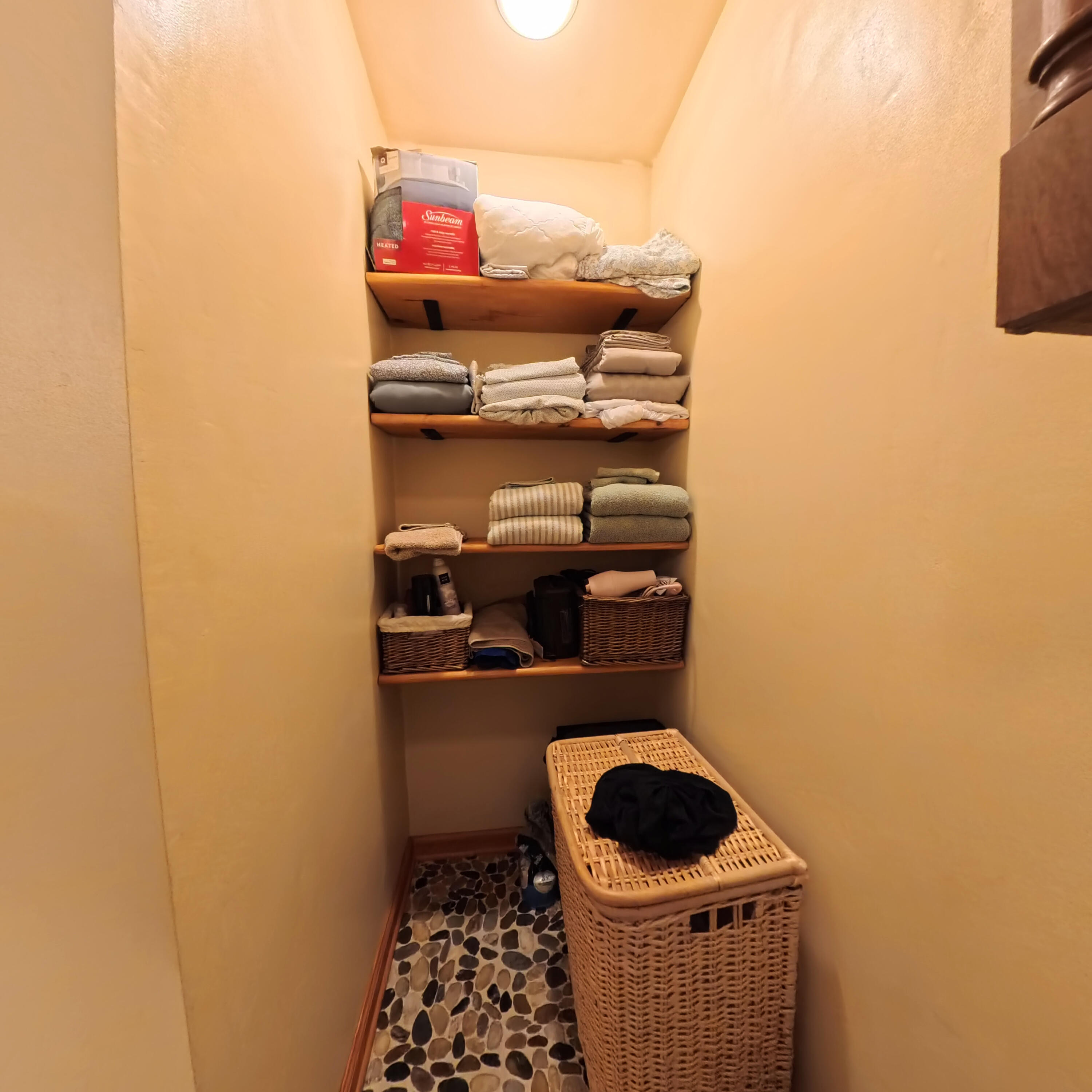 975 Red River Road Property Photo 18
