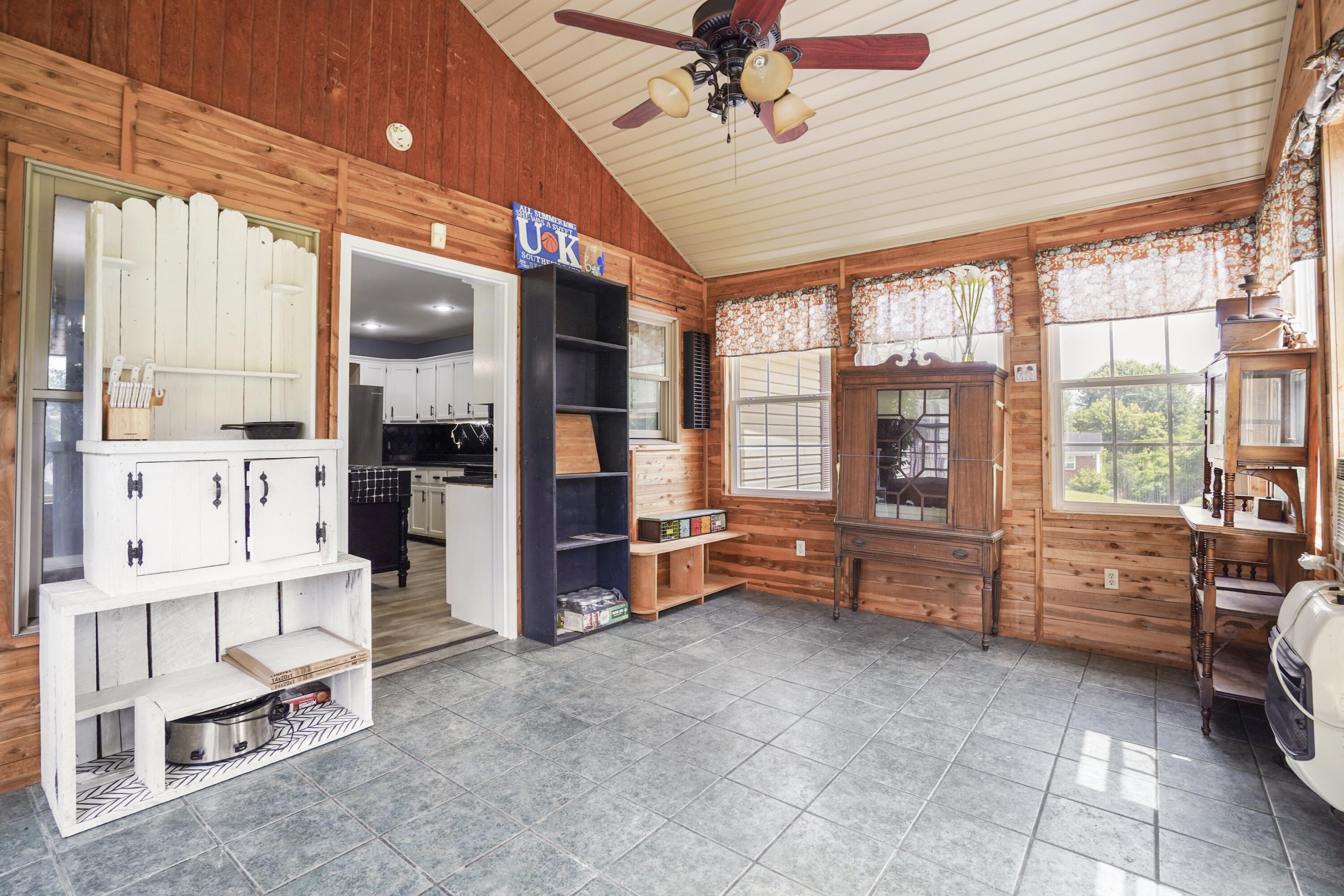 393 Summer Hill Drive Property Photo 11