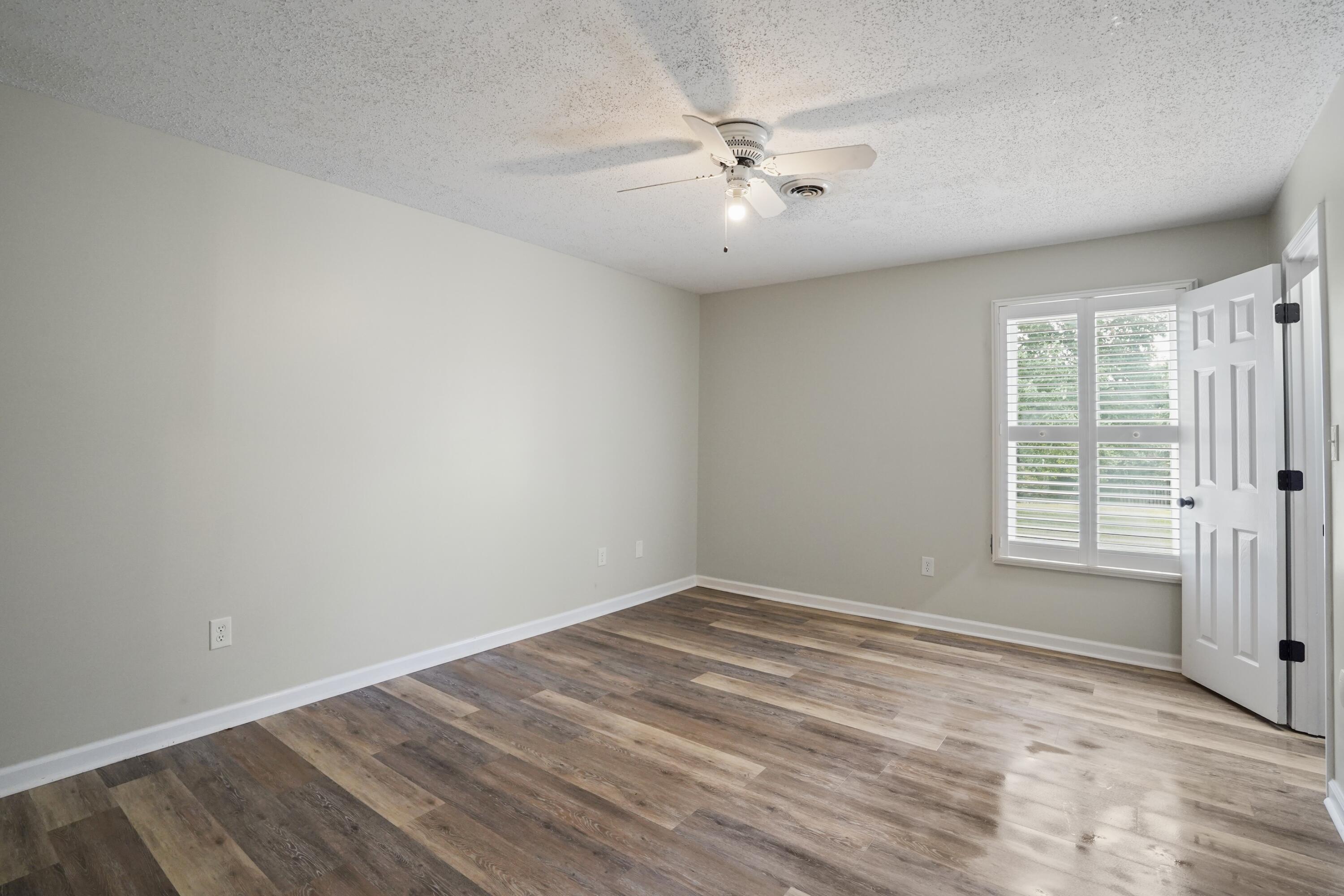 393 Summer Hill Drive Property Photo 21