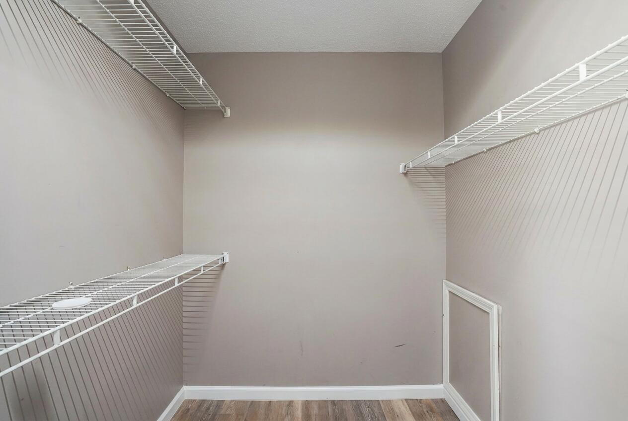 393 Summer Hill Drive Property Photo 23
