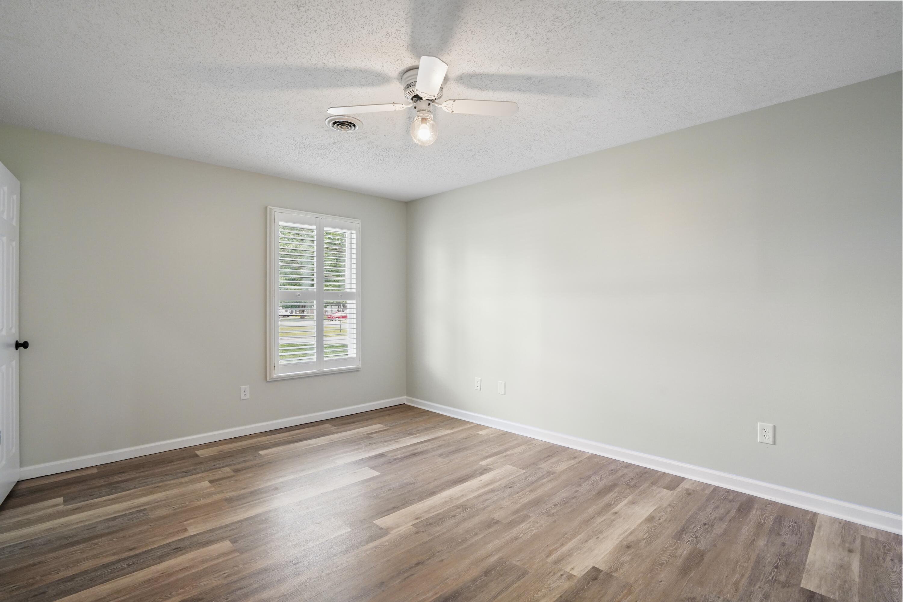 393 Summer Hill Drive Property Photo 24