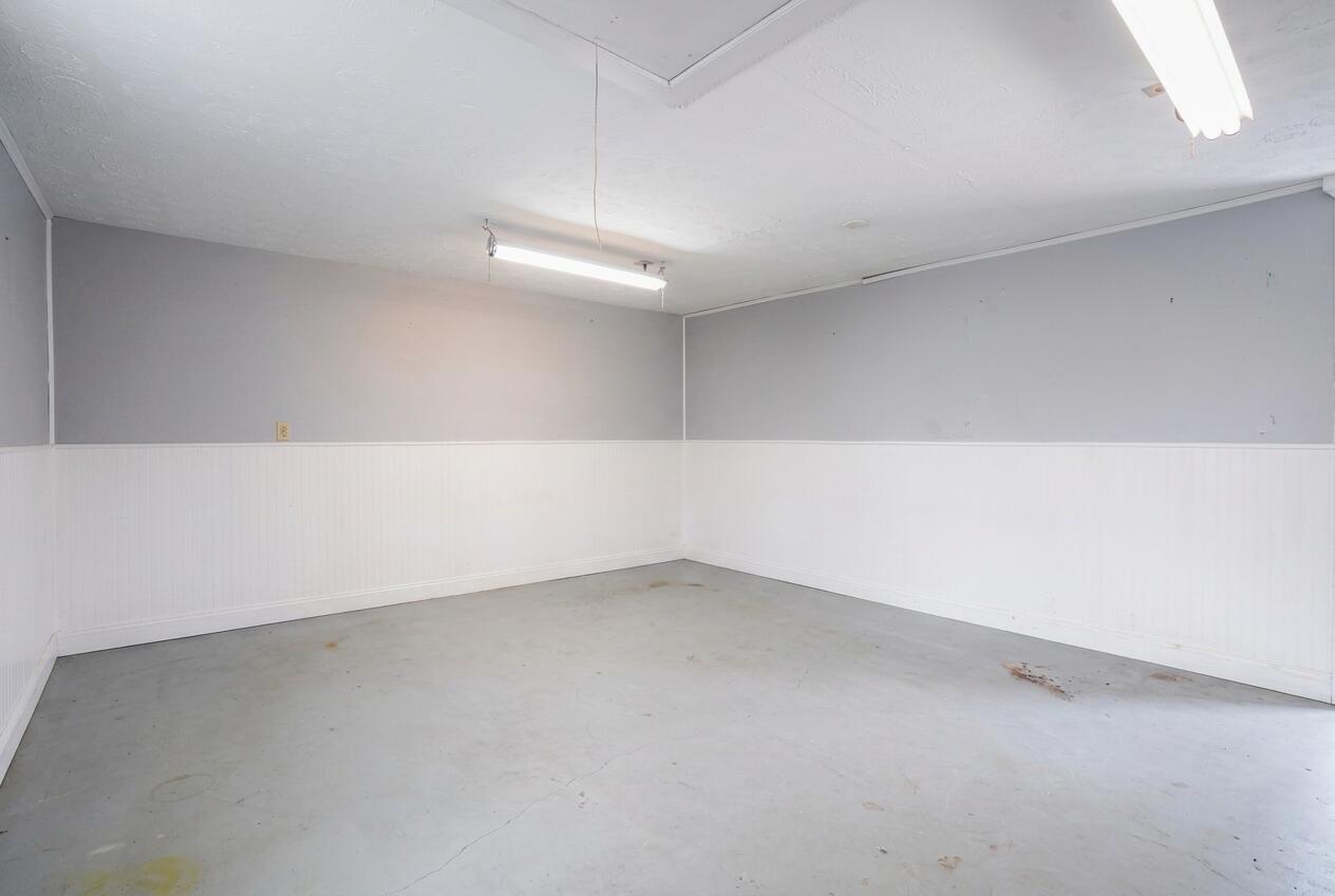 393 Summer Hill Drive Property Photo 29