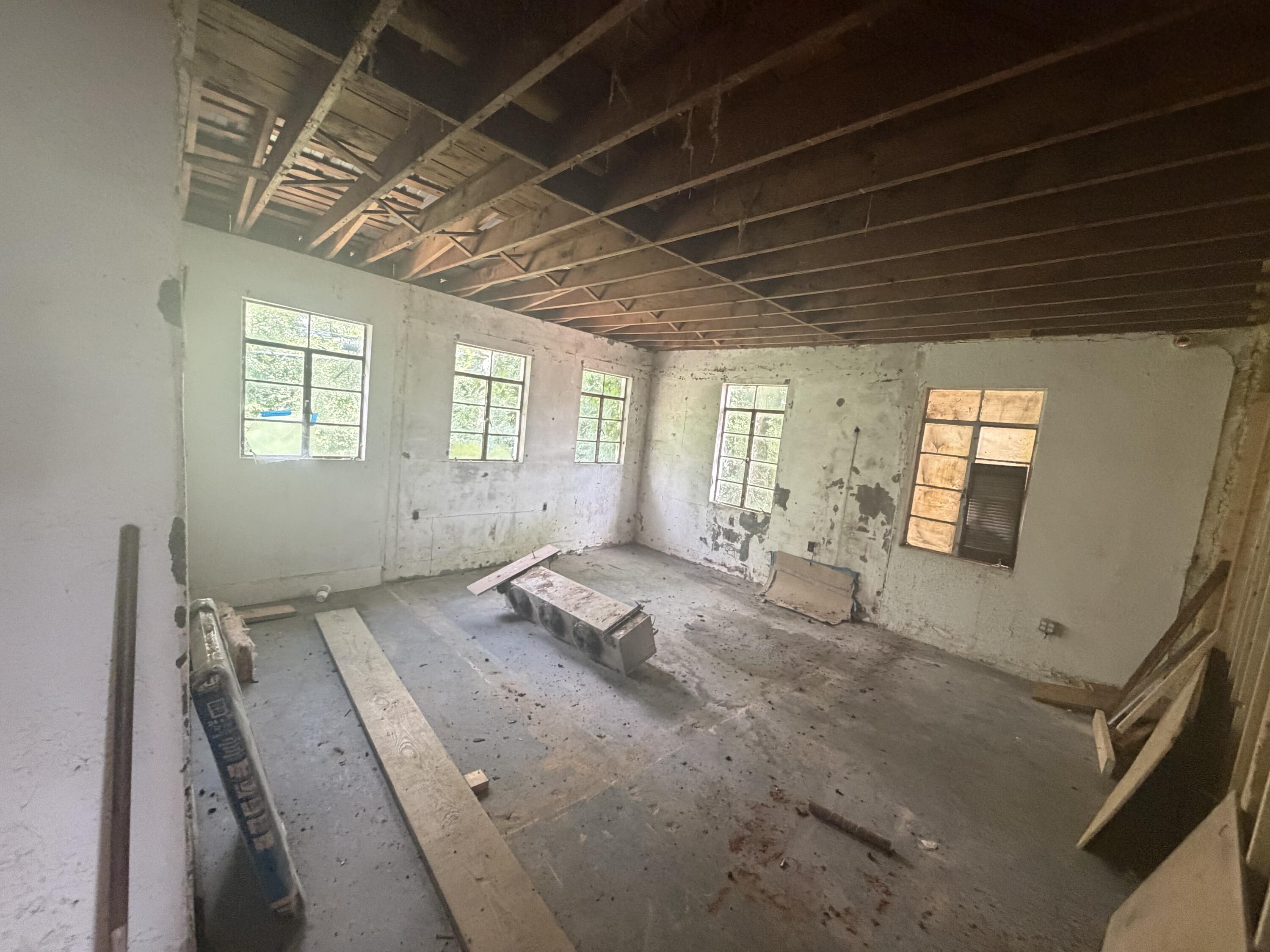 630 Versailles Road Property Photo 13
