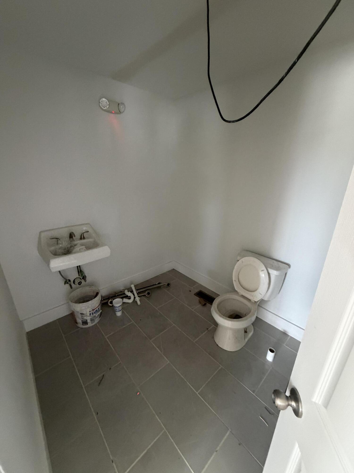 630 Versailles Road Property Photo 14