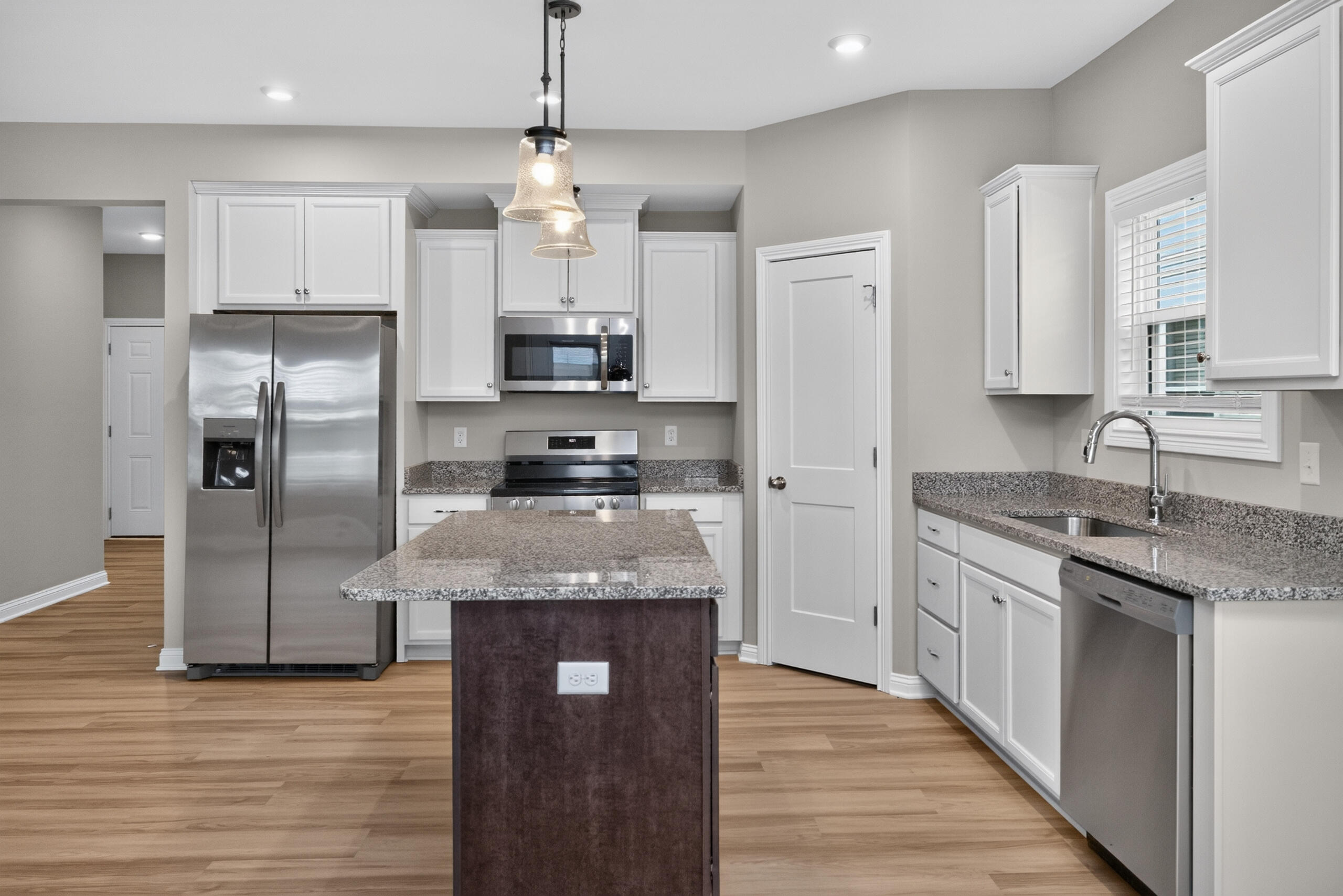 545 Shropshire Avenue Property Photo 8