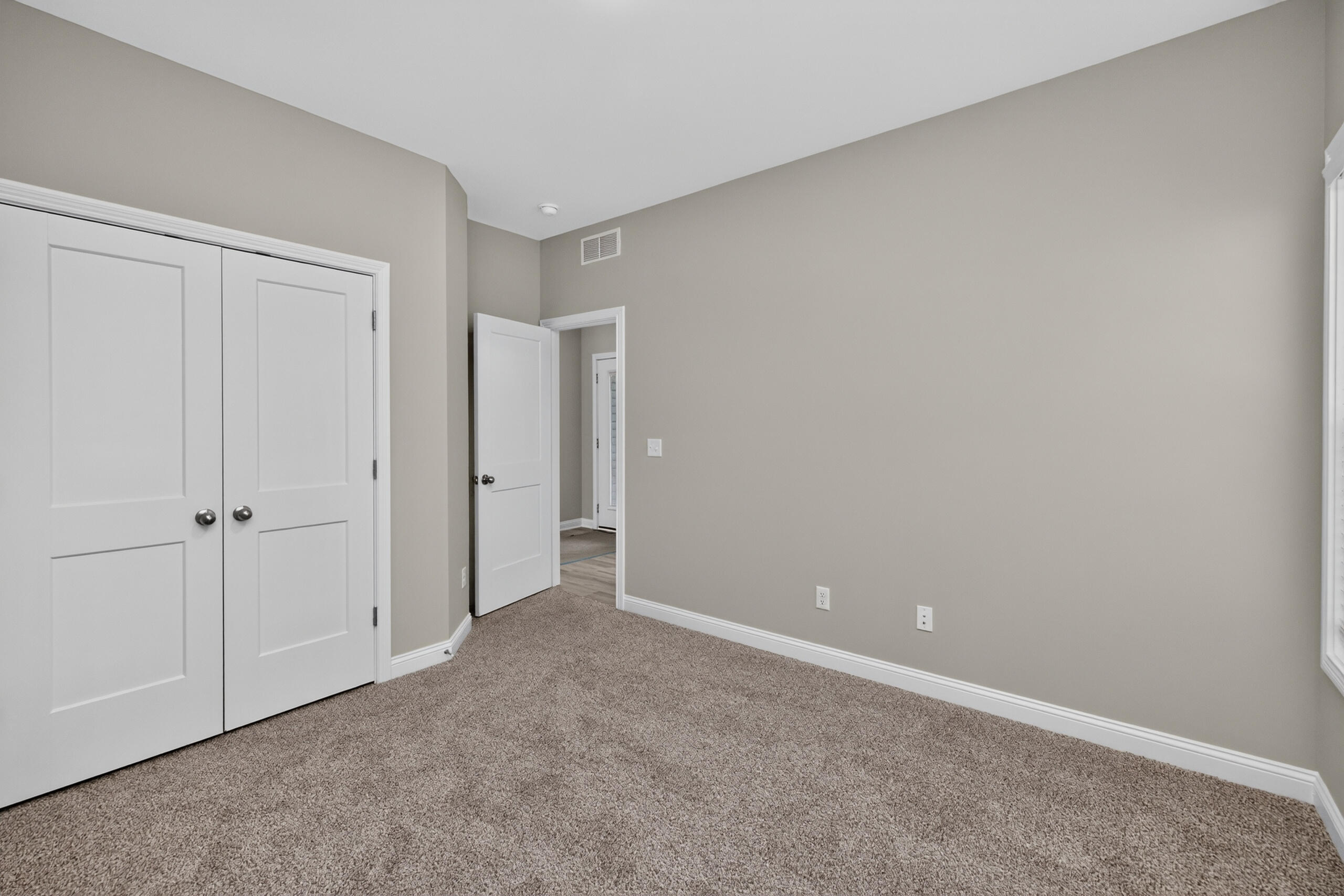 545 Shropshire Avenue Property Photo 15