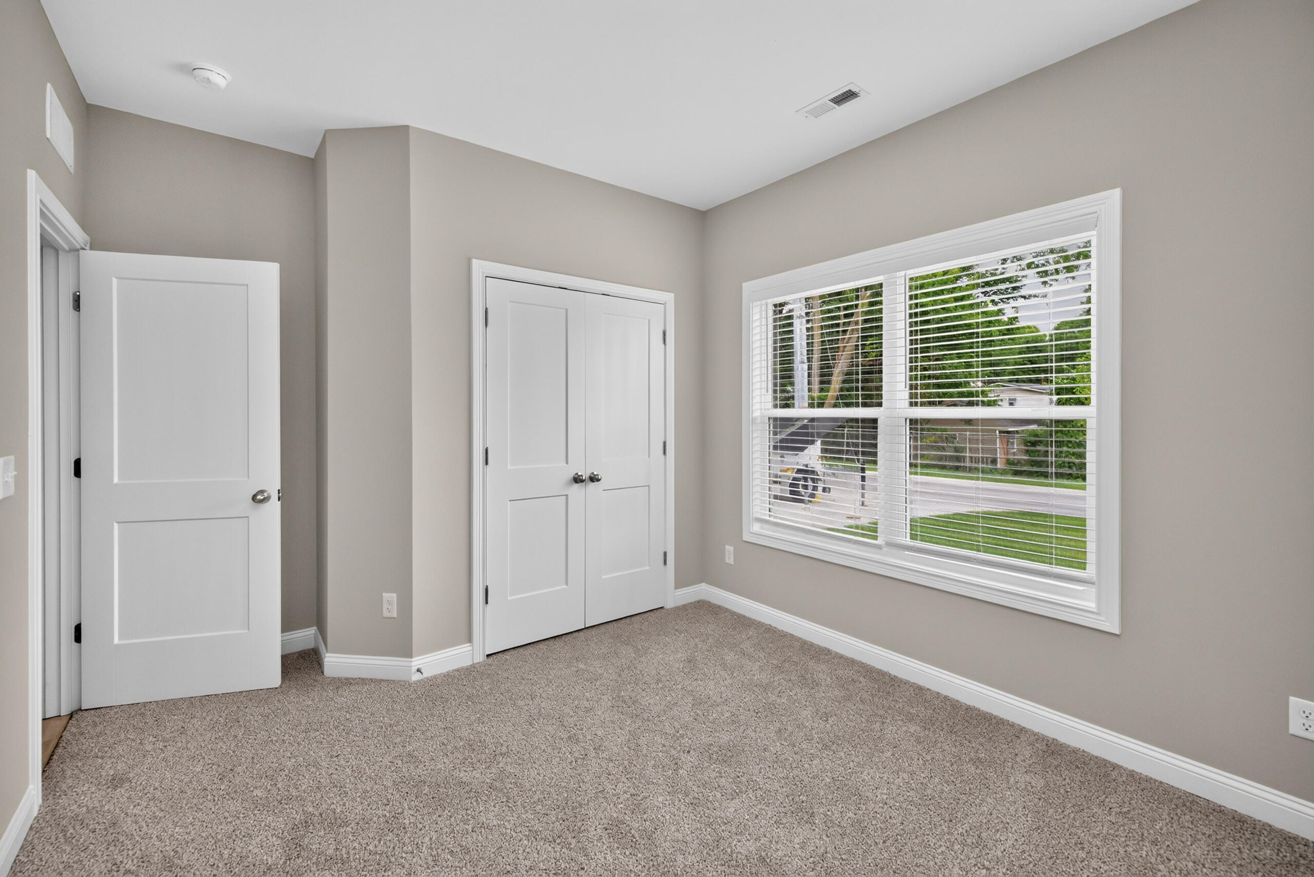 545 Shropshire Avenue Property Photo 16