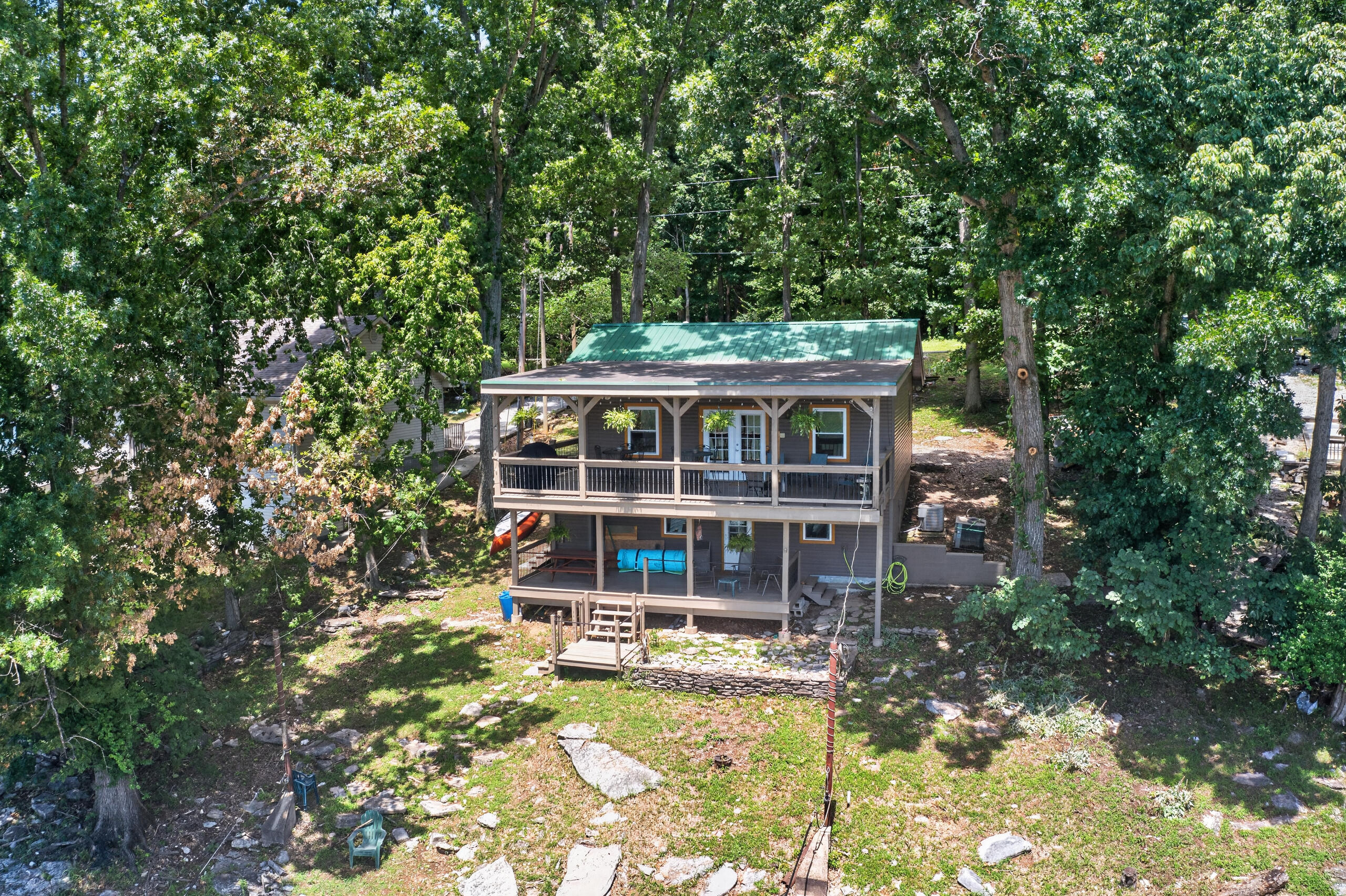 1724 Paradise Camp Road Property Photo 1