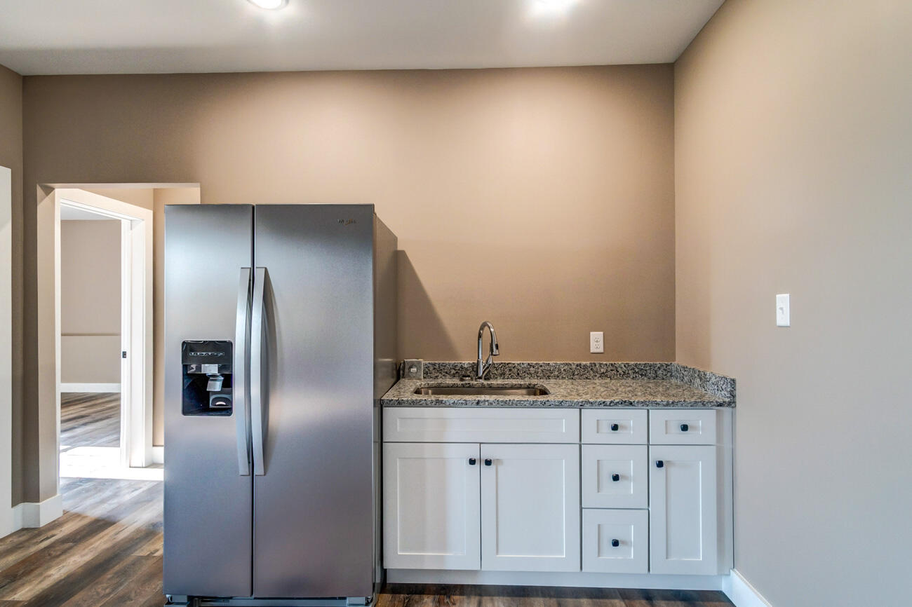 181 Central Park Avenue Property Photo 53