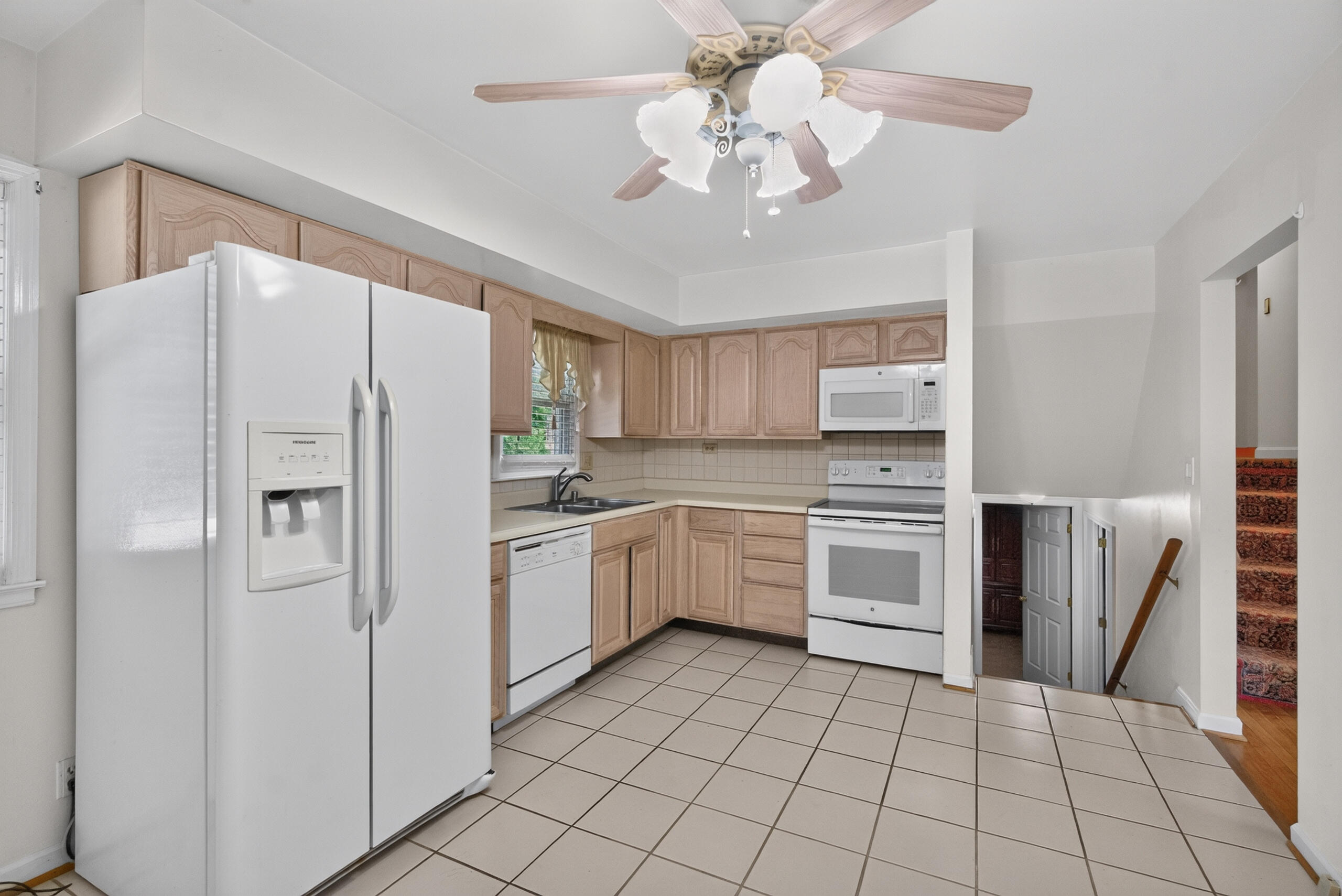 1041 Camellia Drive Property Photo 6
