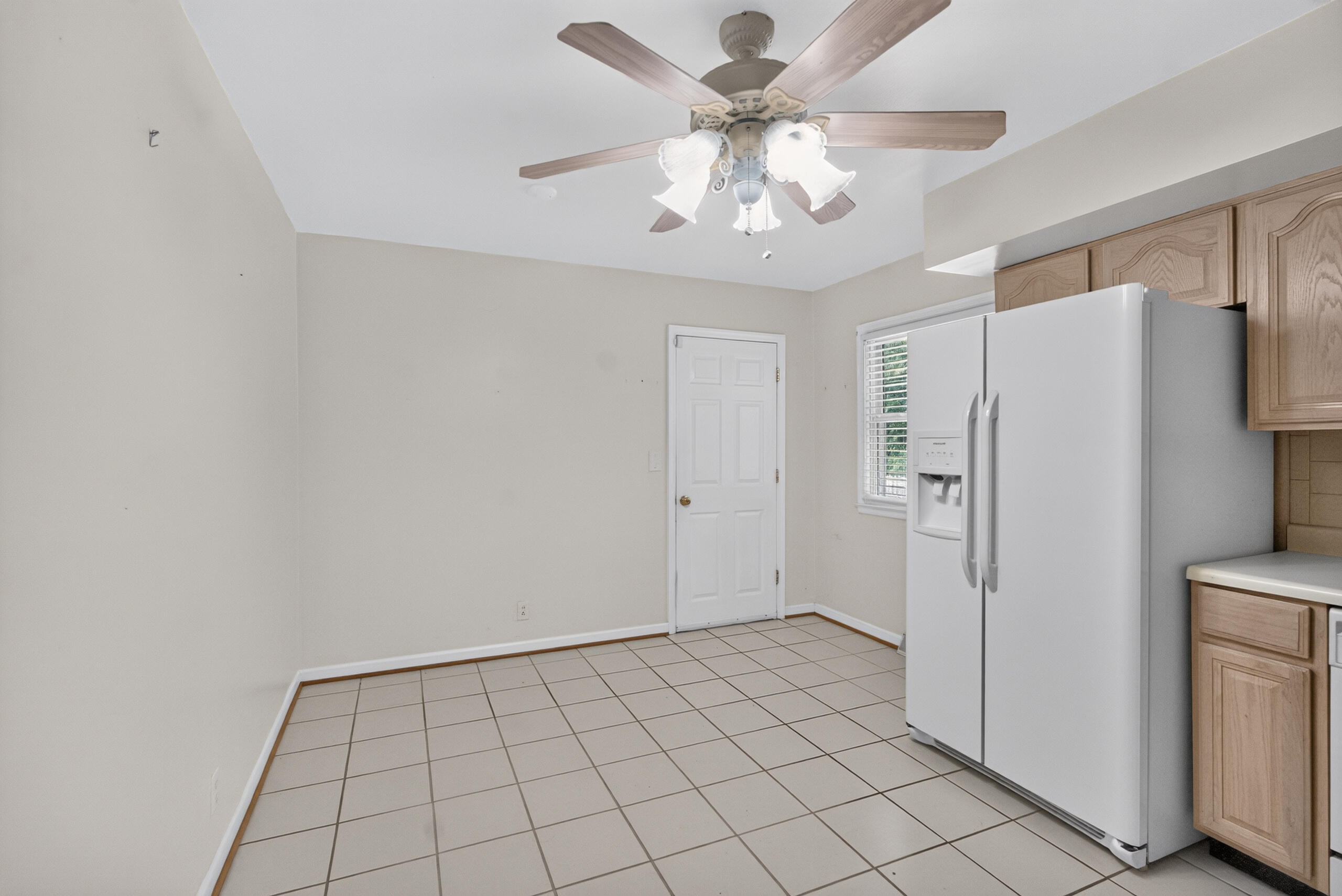 1041 Camellia Drive Property Photo 9