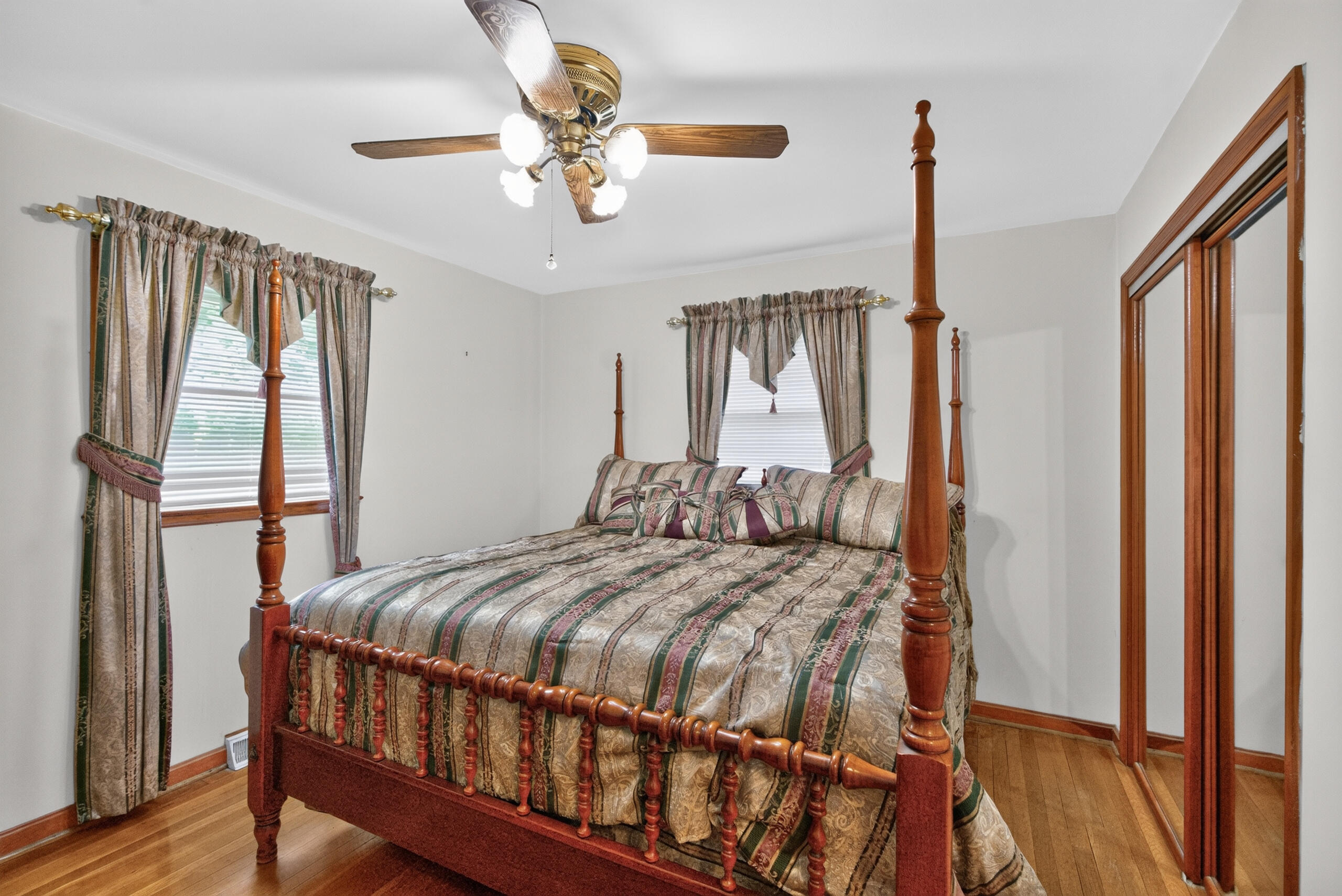 1041 Camellia Drive Property Photo 10