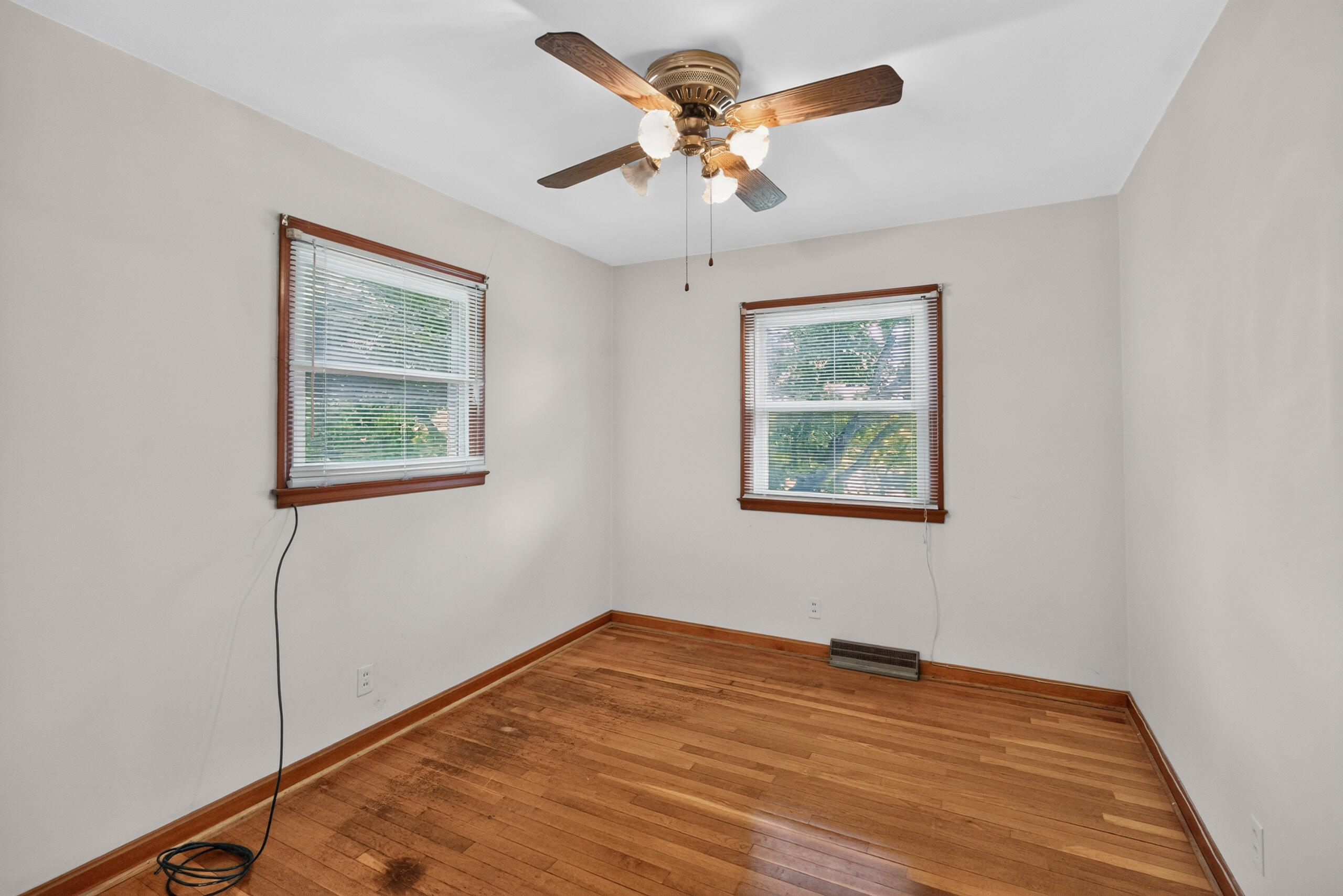 1041 Camellia Drive Property Photo 11