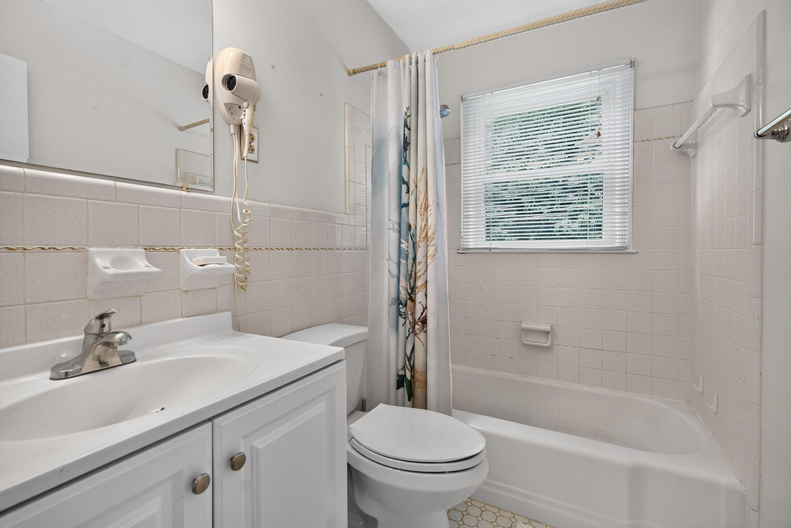1041 Camellia Drive Property Photo 13