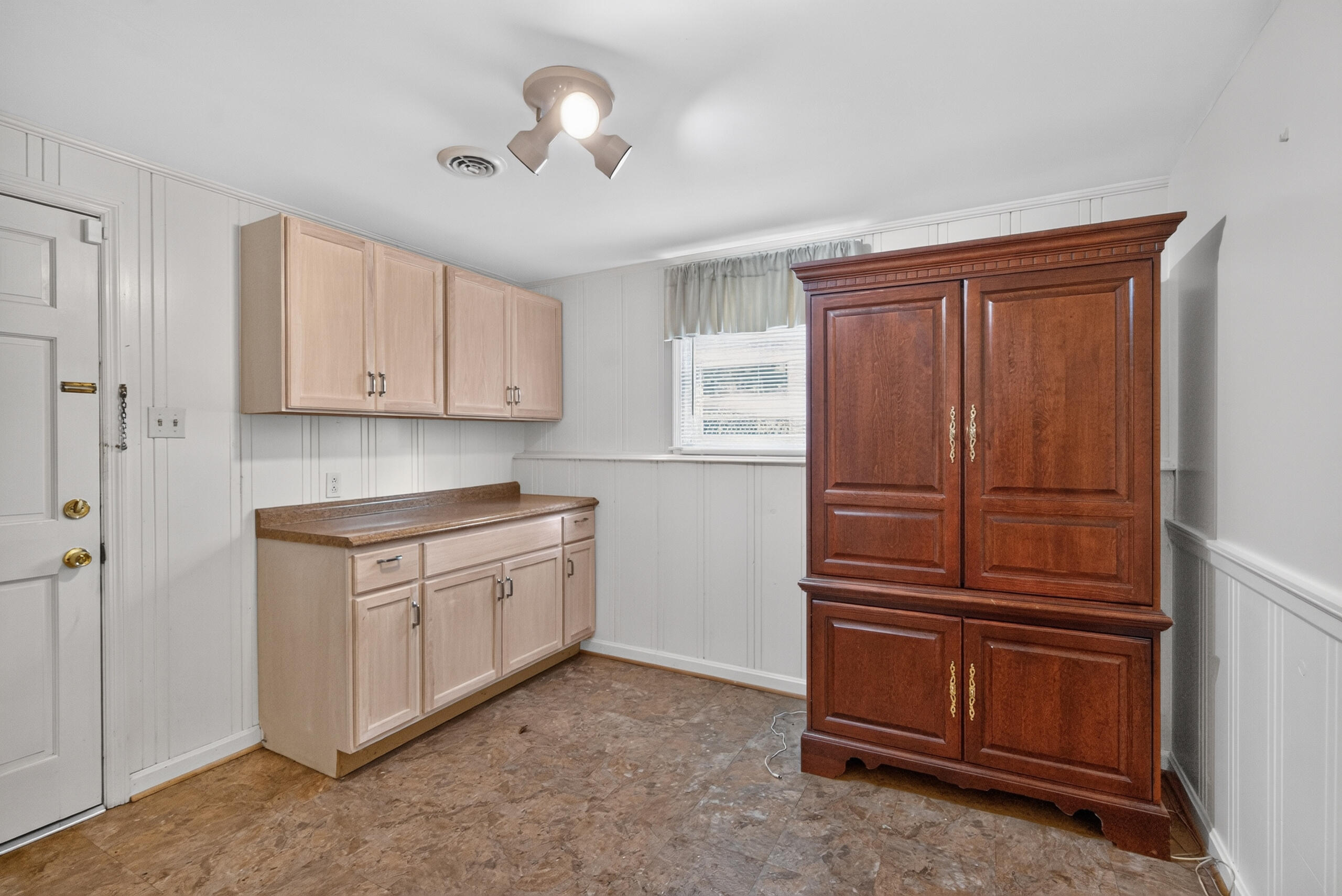 1041 Camellia Drive Property Photo 17