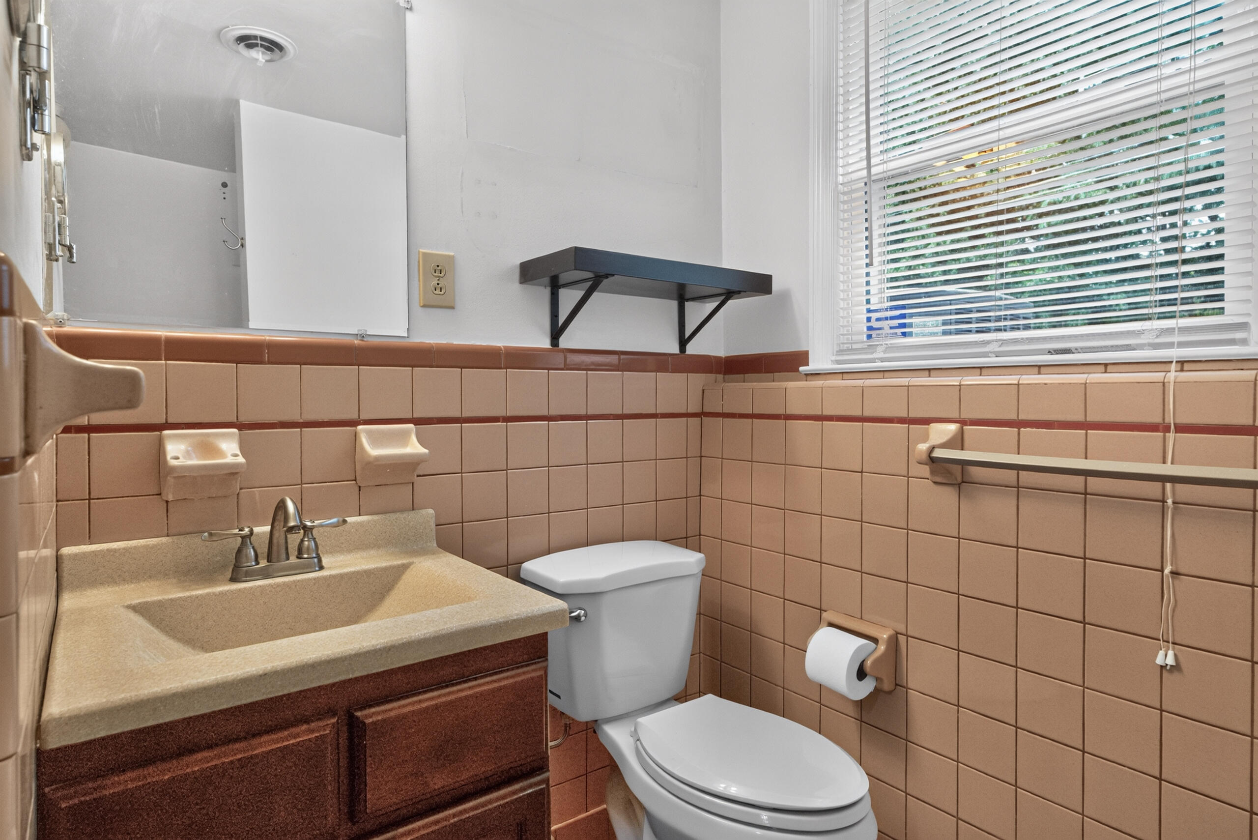1041 Camellia Drive Property Photo 18