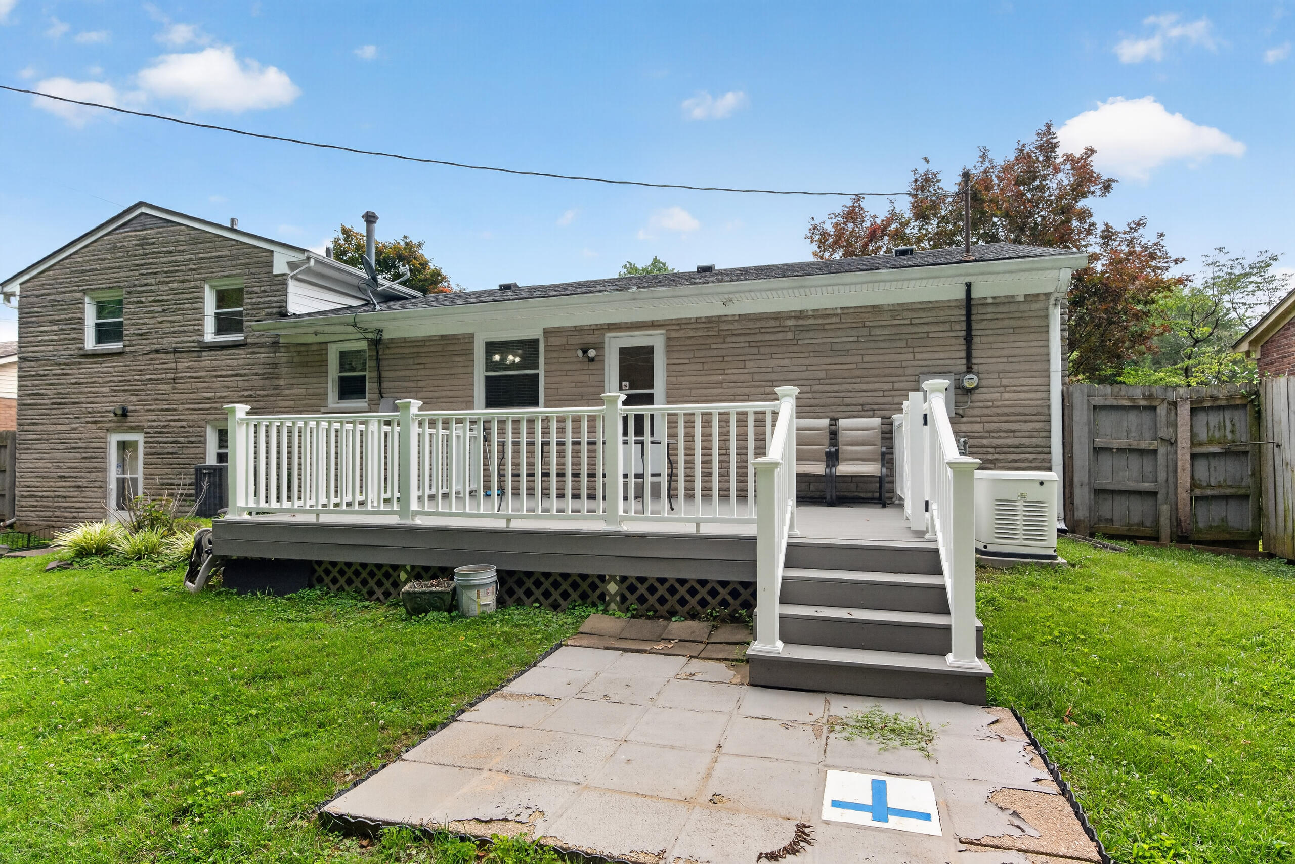 1041 Camellia Drive Property Photo 23