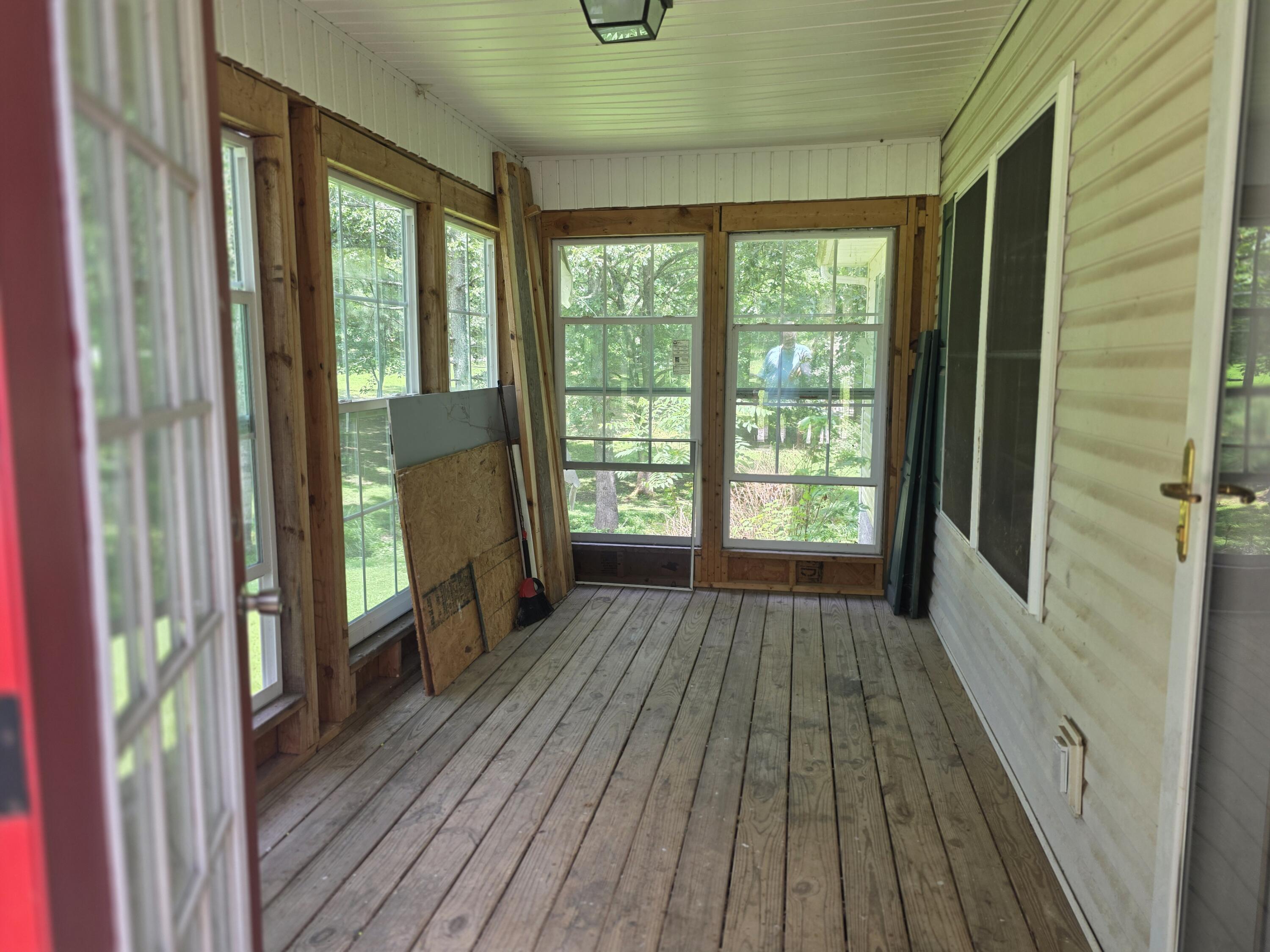 120 Pinecreek Lane Property Photo 3