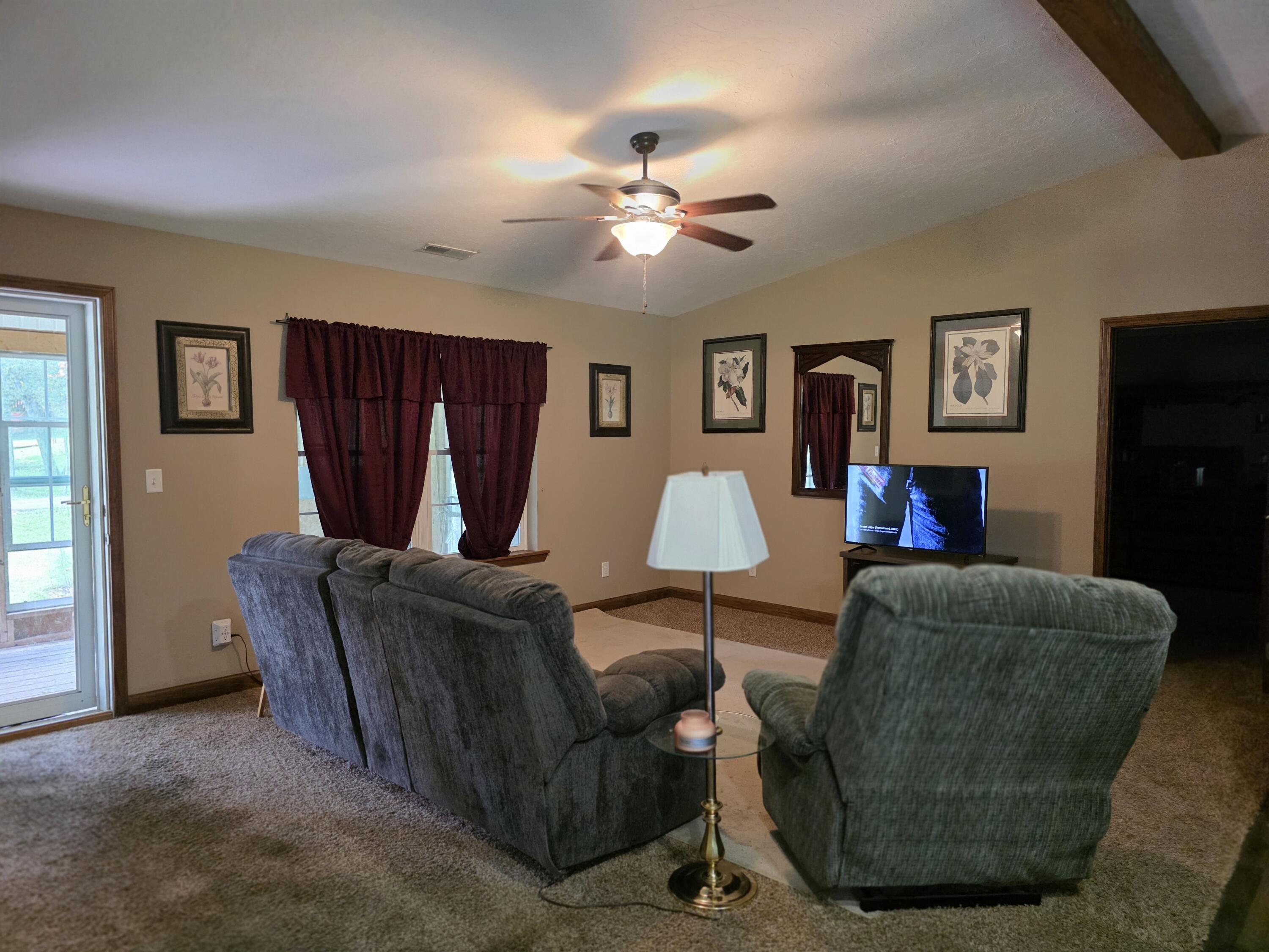 120 Pinecreek Lane Property Photo 6