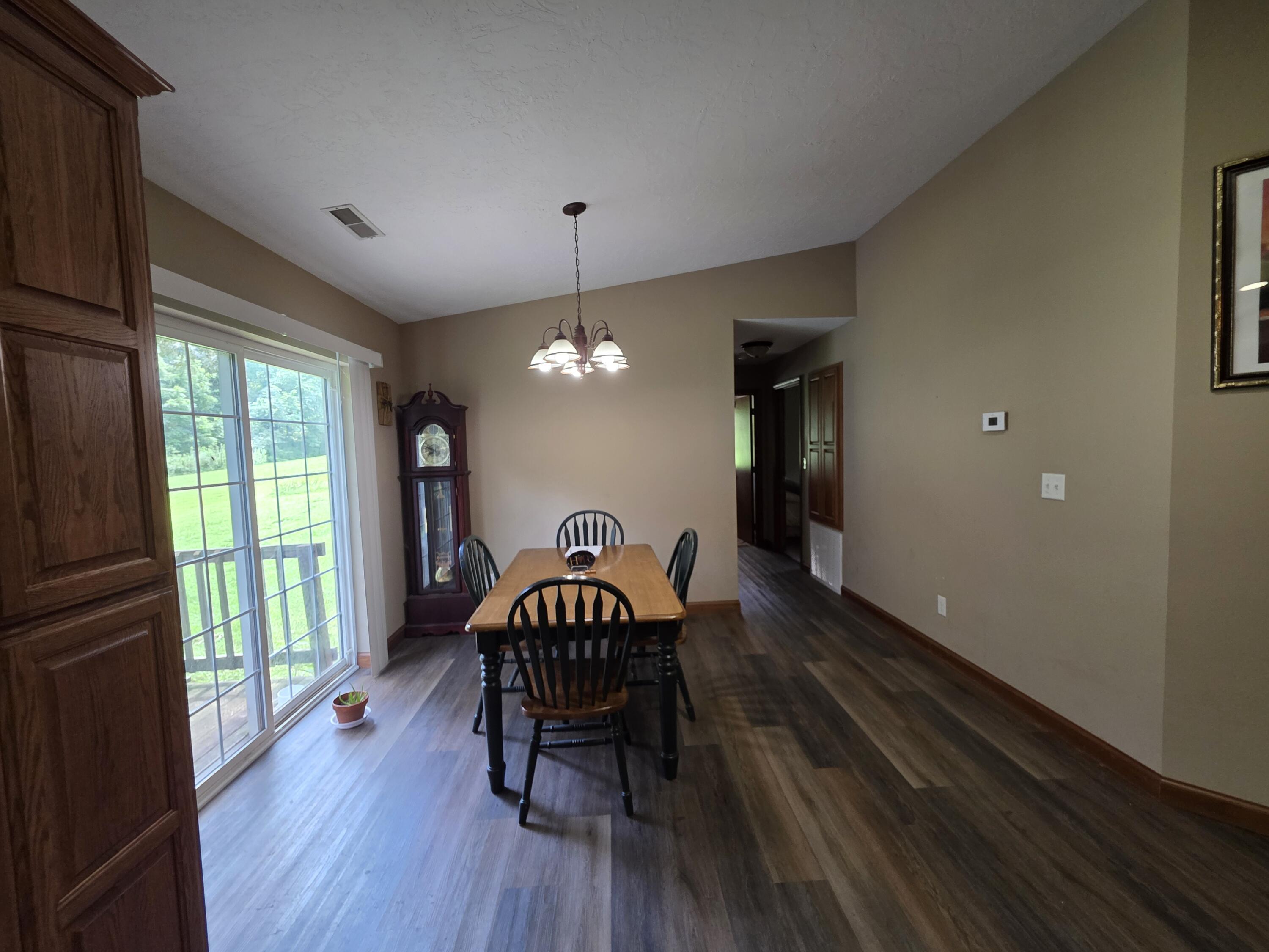 120 Pinecreek Lane Property Photo 10