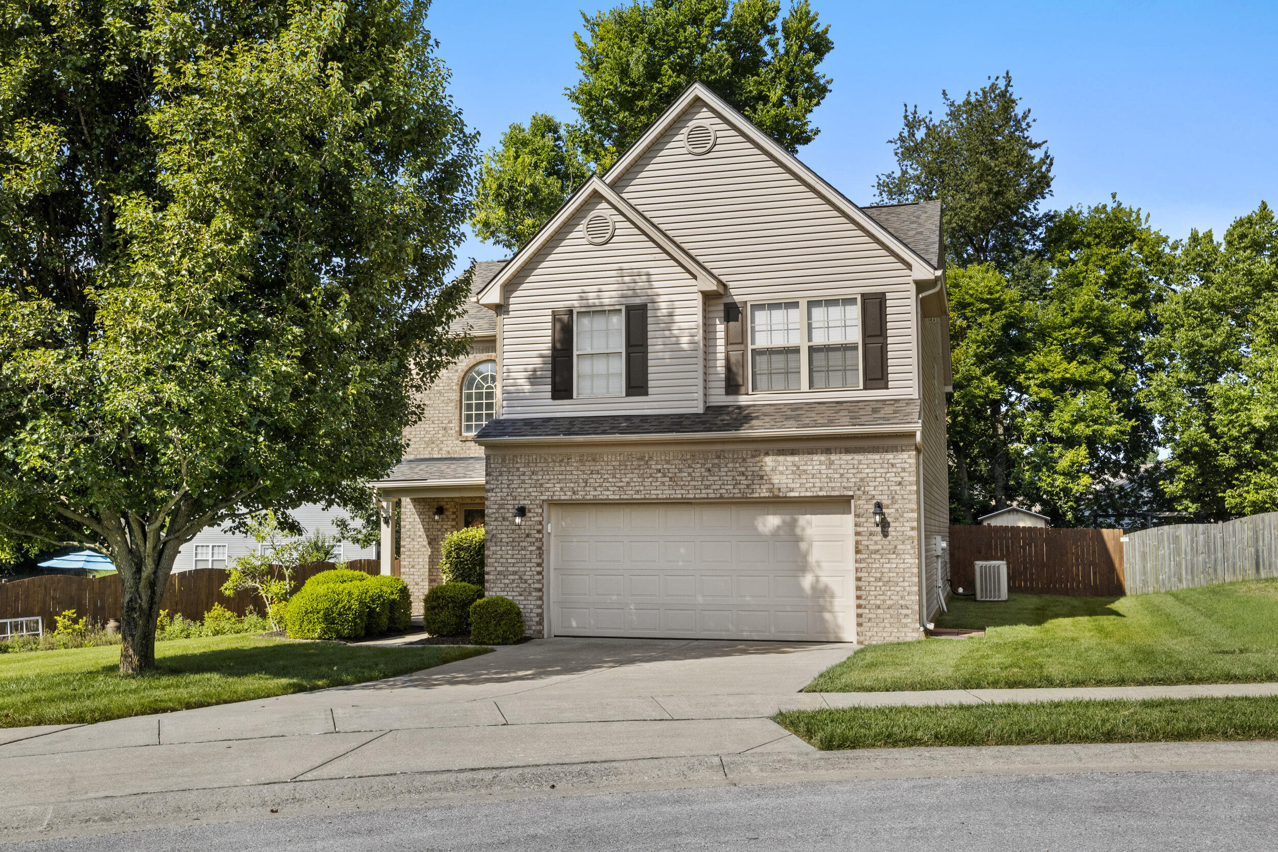189 Whitman Way Property Photo 1