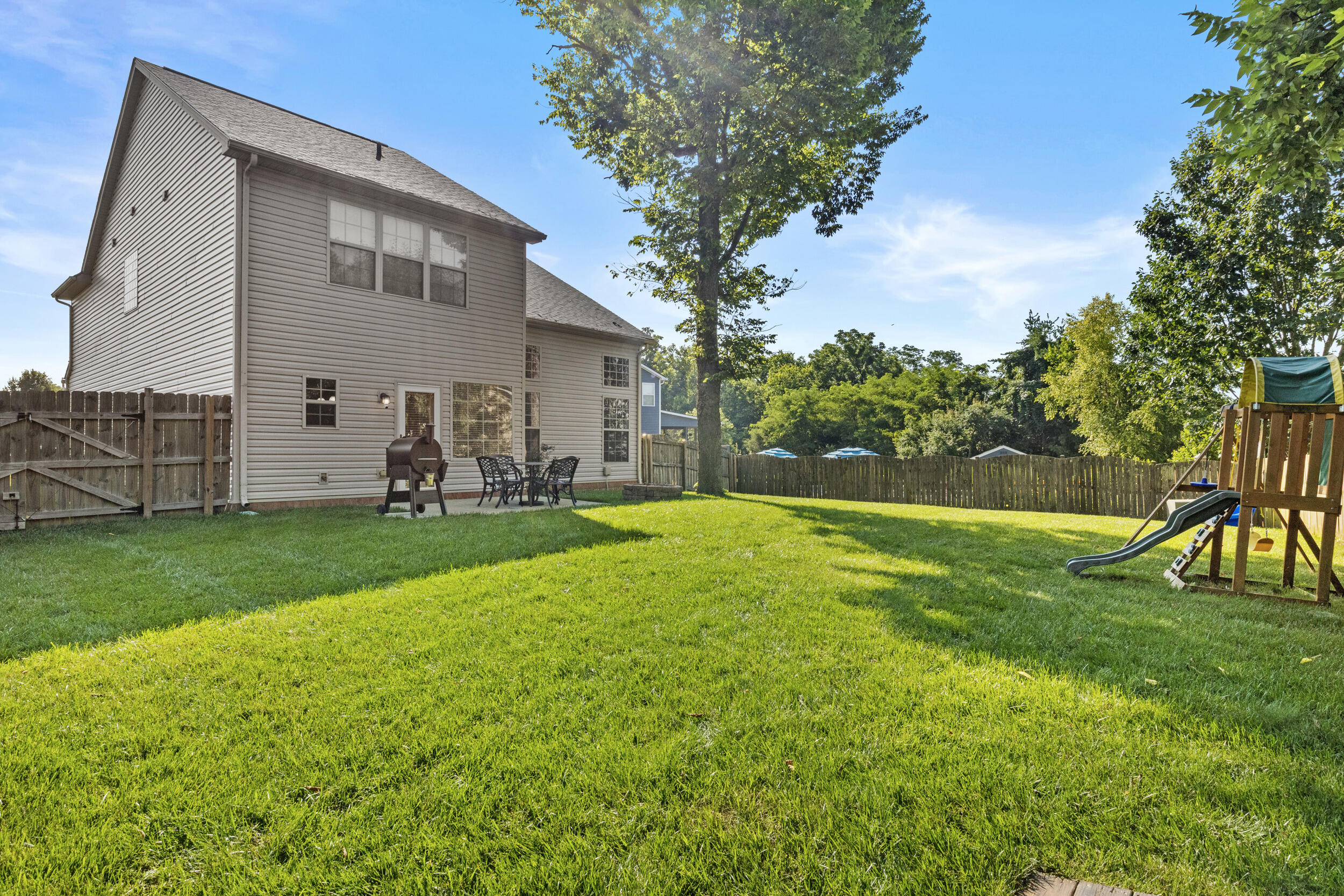 189 Whitman Way Property Photo 2