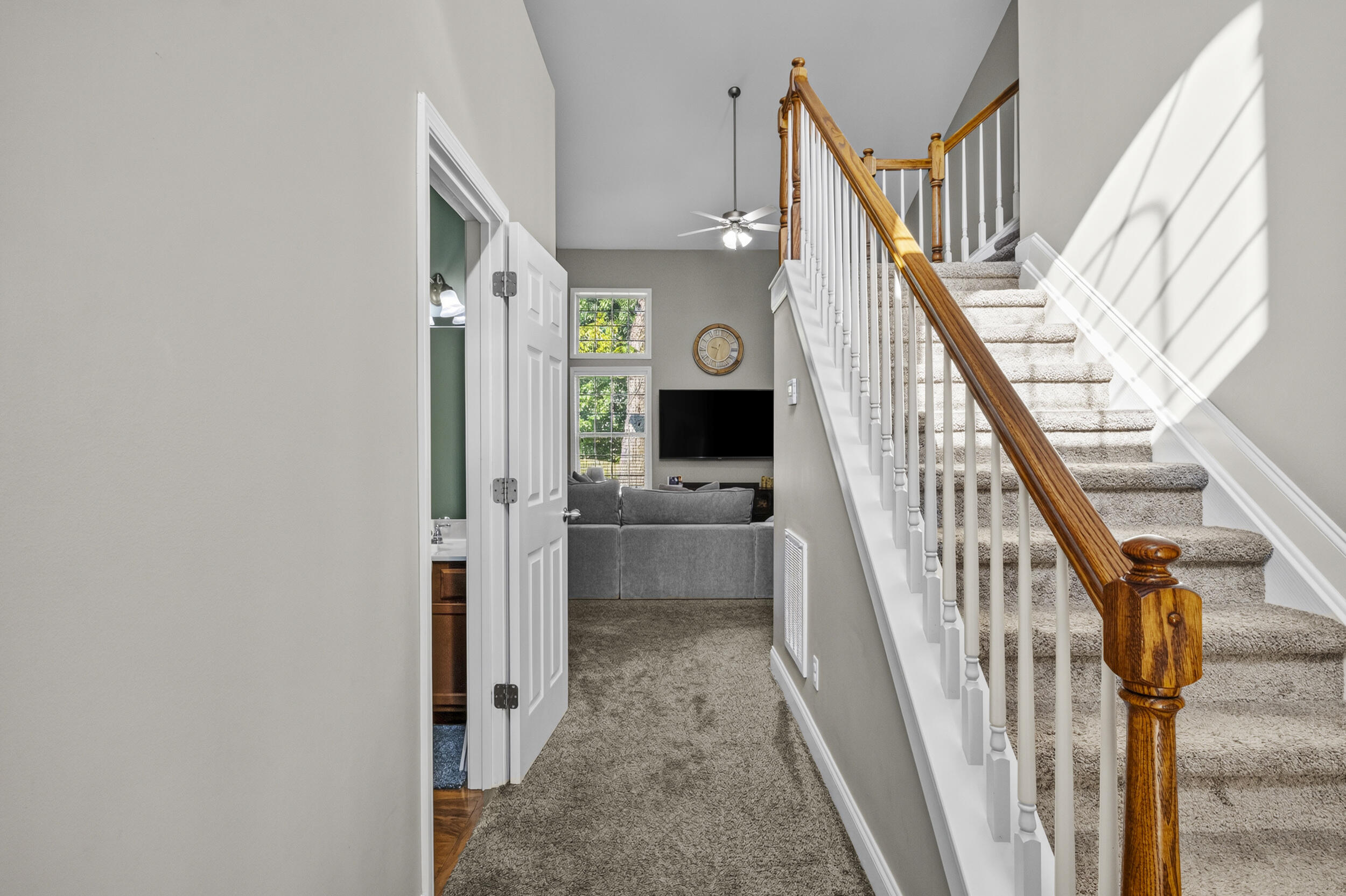 189 Whitman Way Property Photo 7