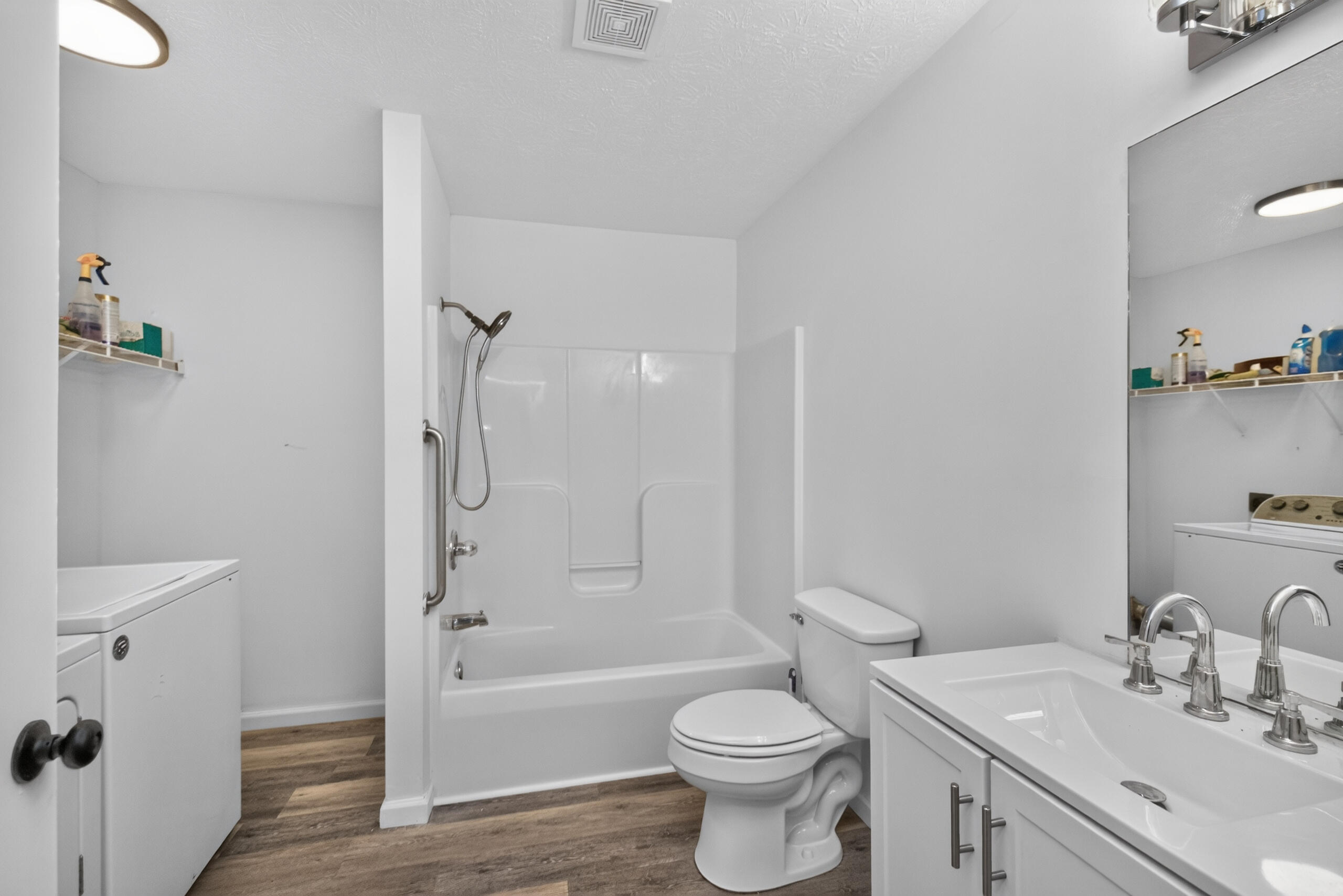 216 Raintree Circle Property Photo 16