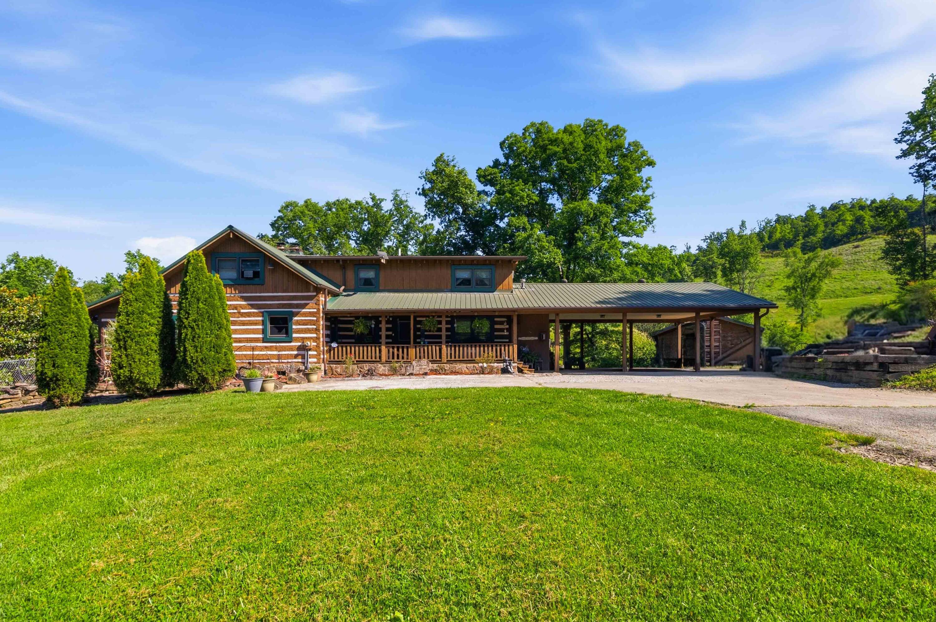 4664 Maple Creek Road Property Photo 1