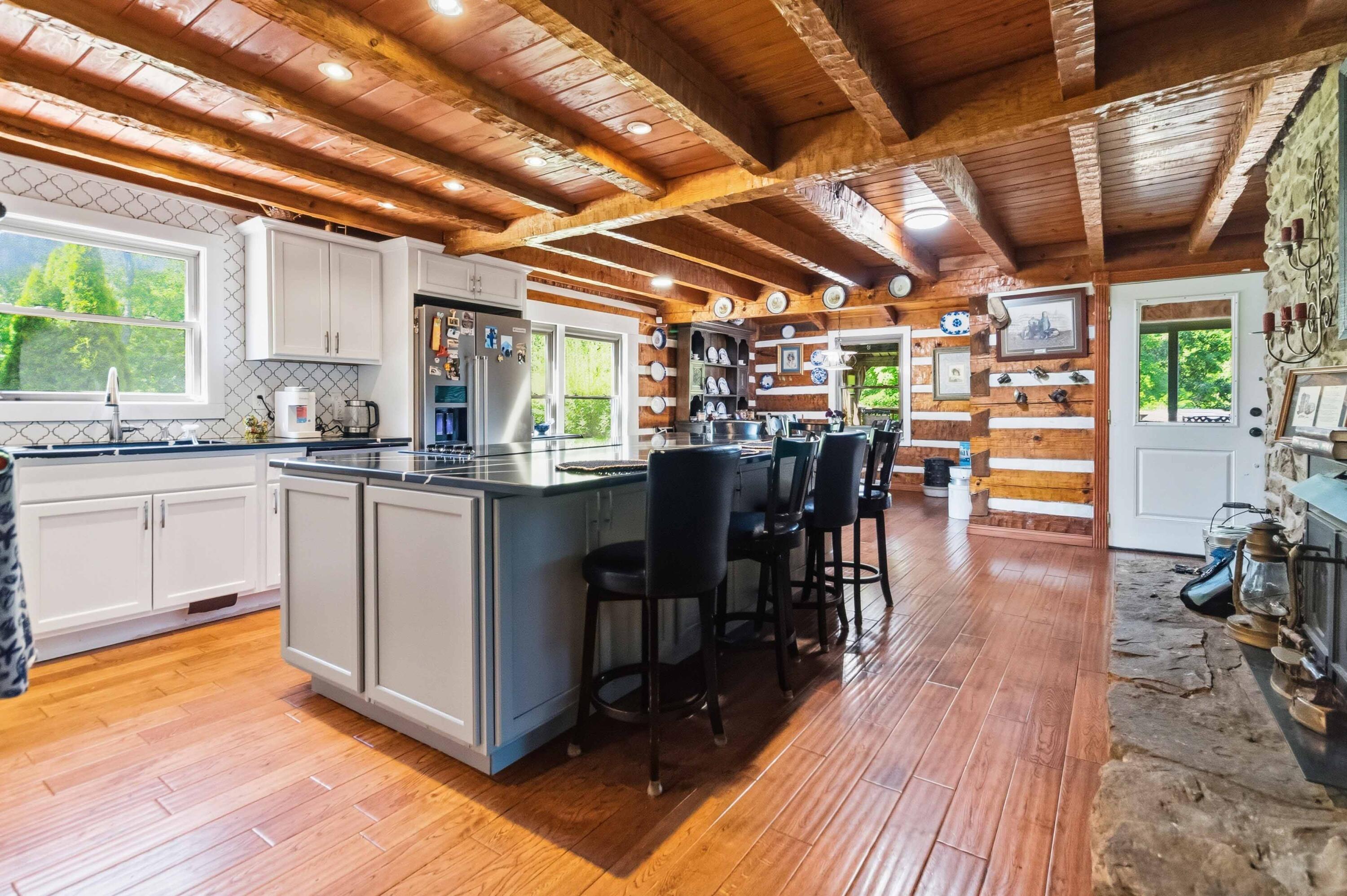 4664 Maple Creek Road Property Photo 11