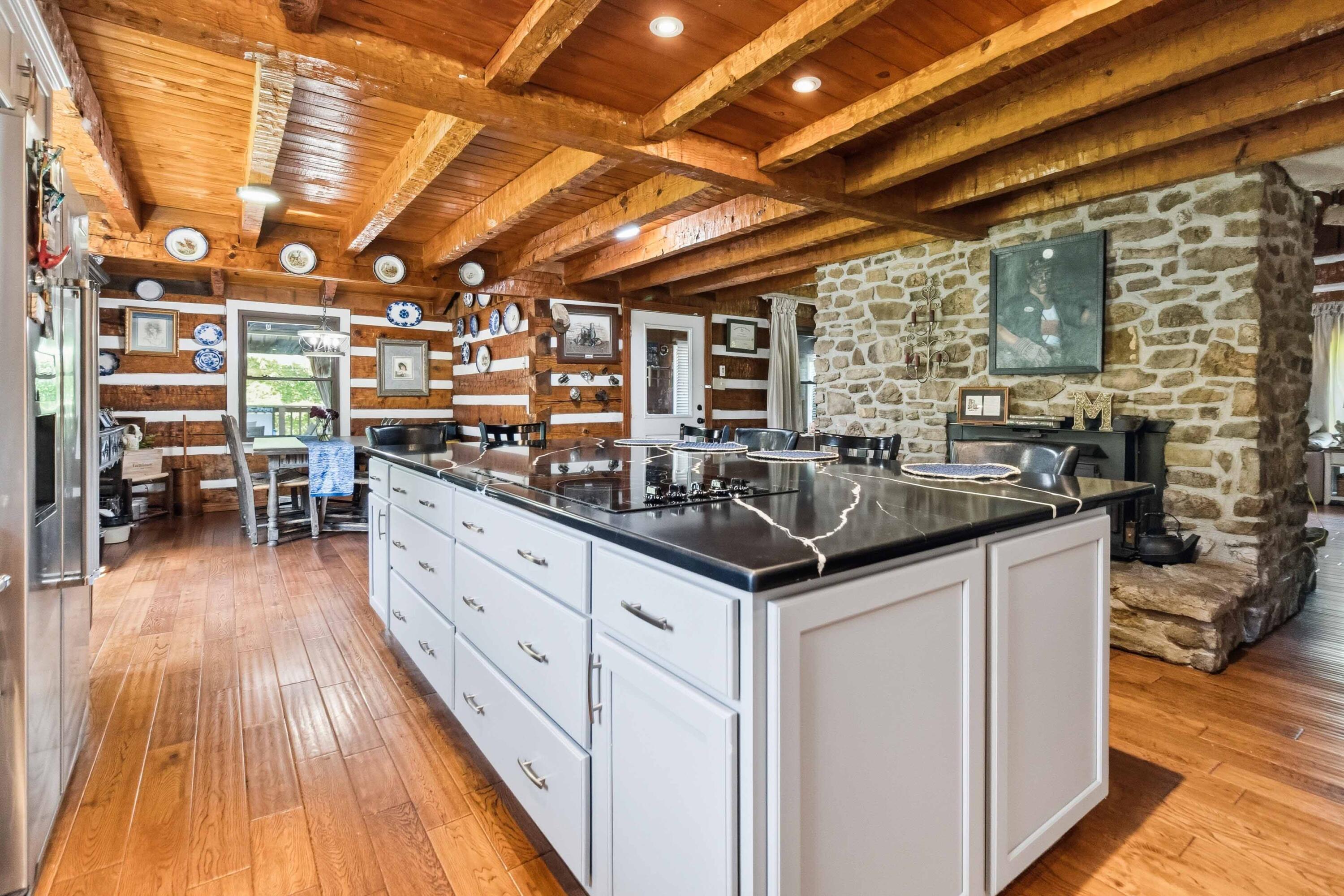 4664 Maple Creek Road Property Photo 12