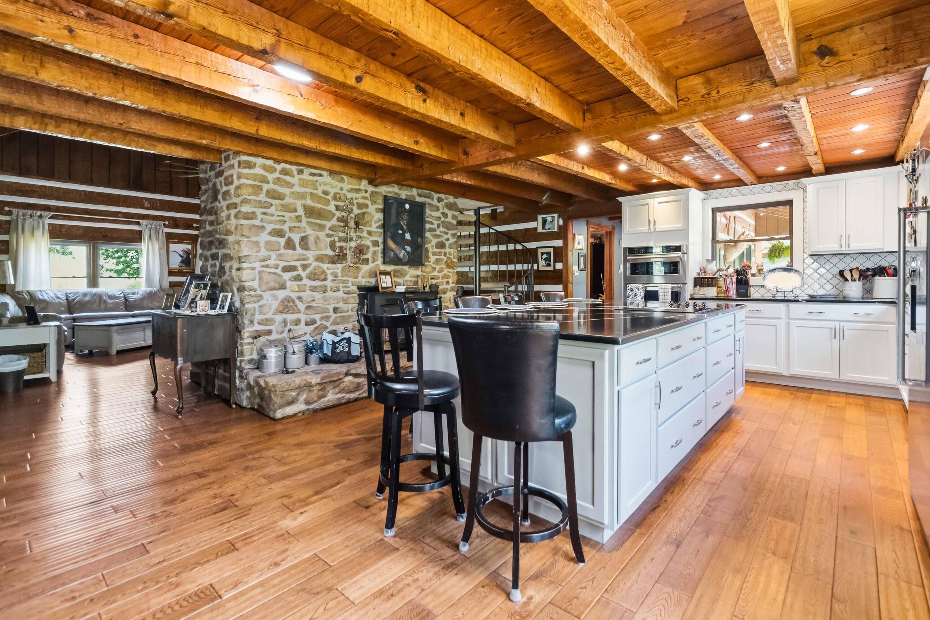 4664 Maple Creek Road Property Photo 13