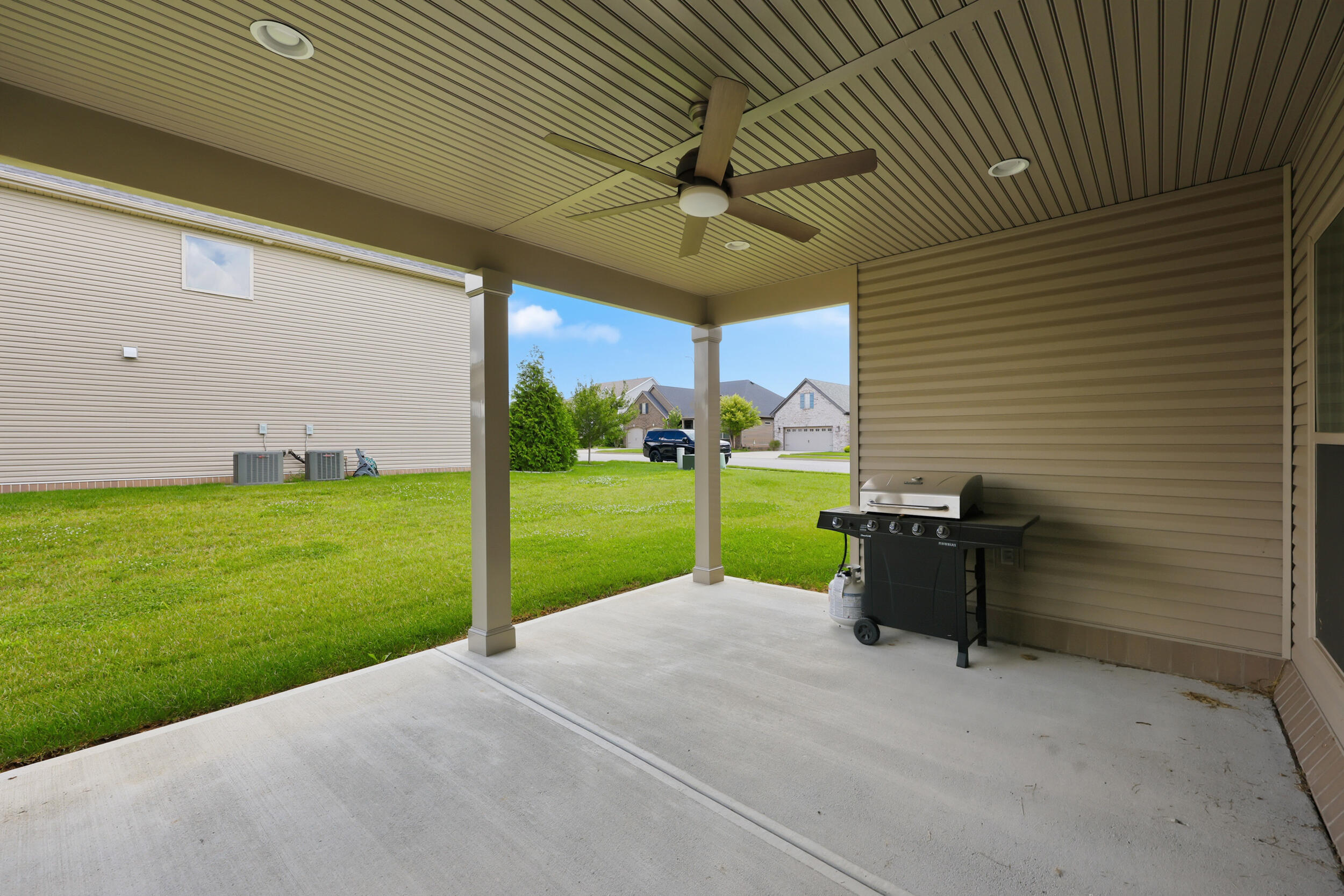 100 Little Leaf Drive Property Photo 21