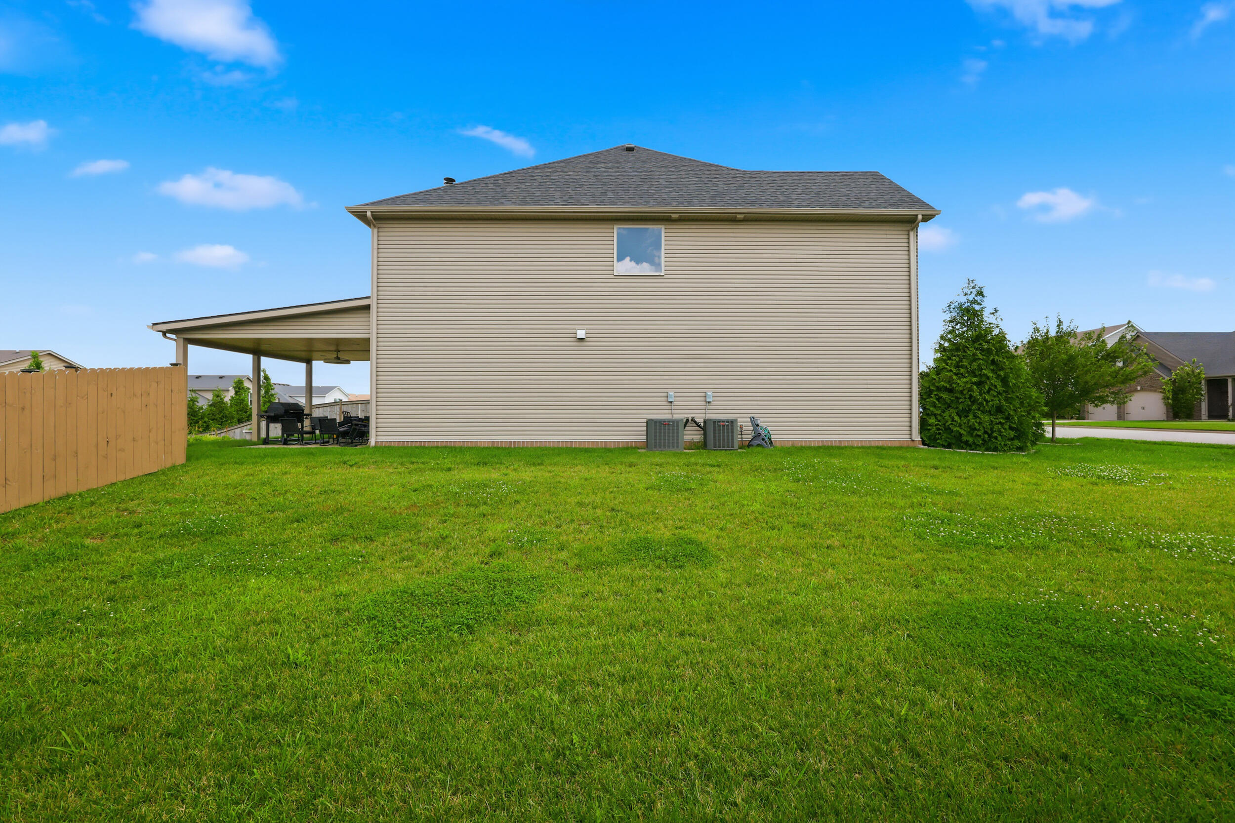 100 Little Leaf Drive Property Photo 22