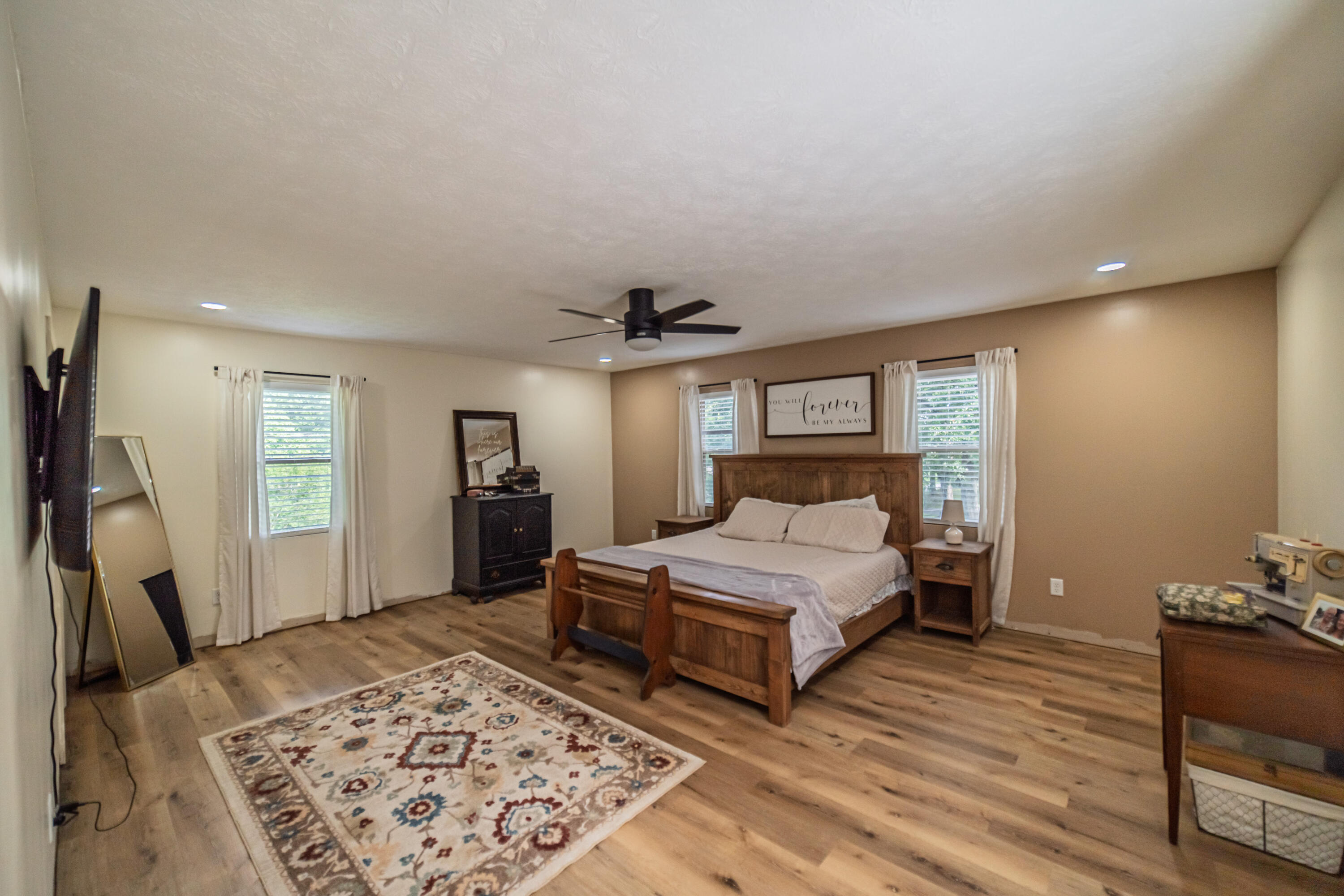 1001 Oak Grove Circle Property Photo 8