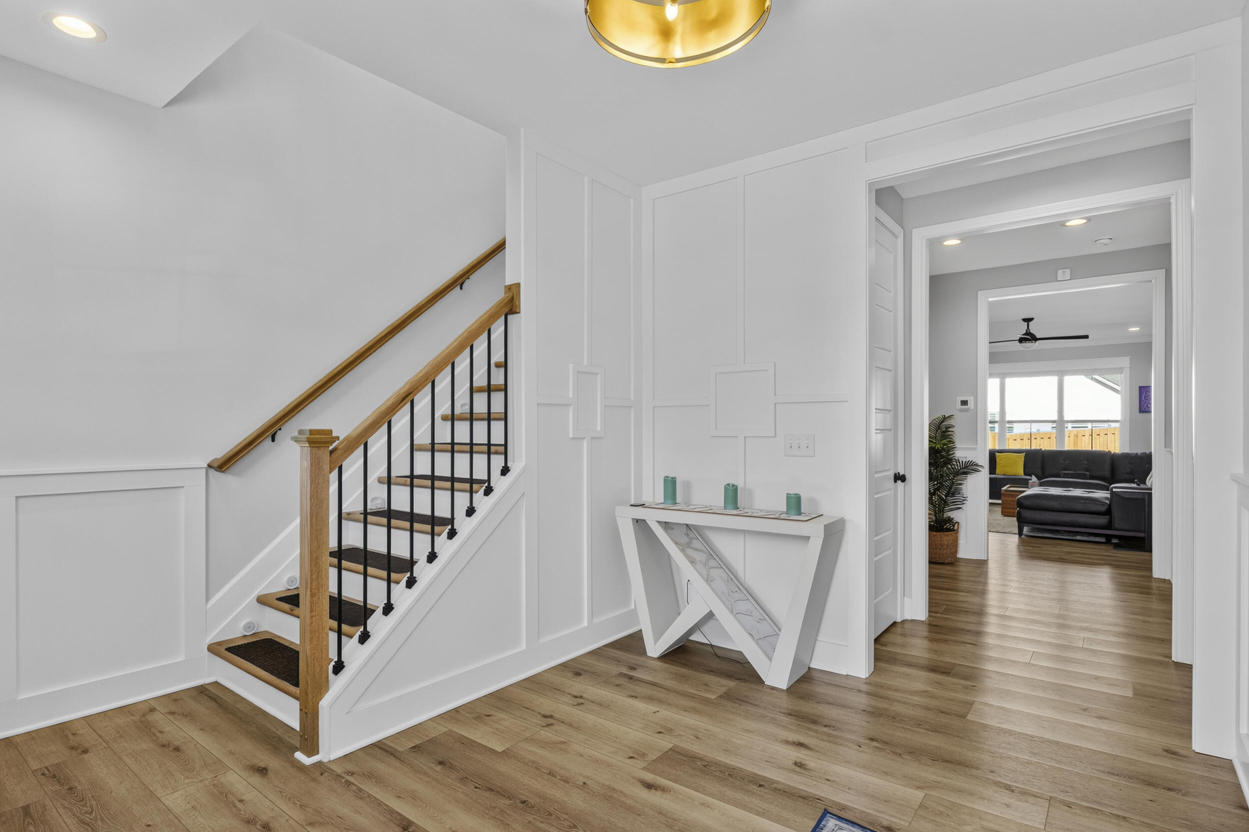 1077 Squirrel Nest Lane Property Photo 3